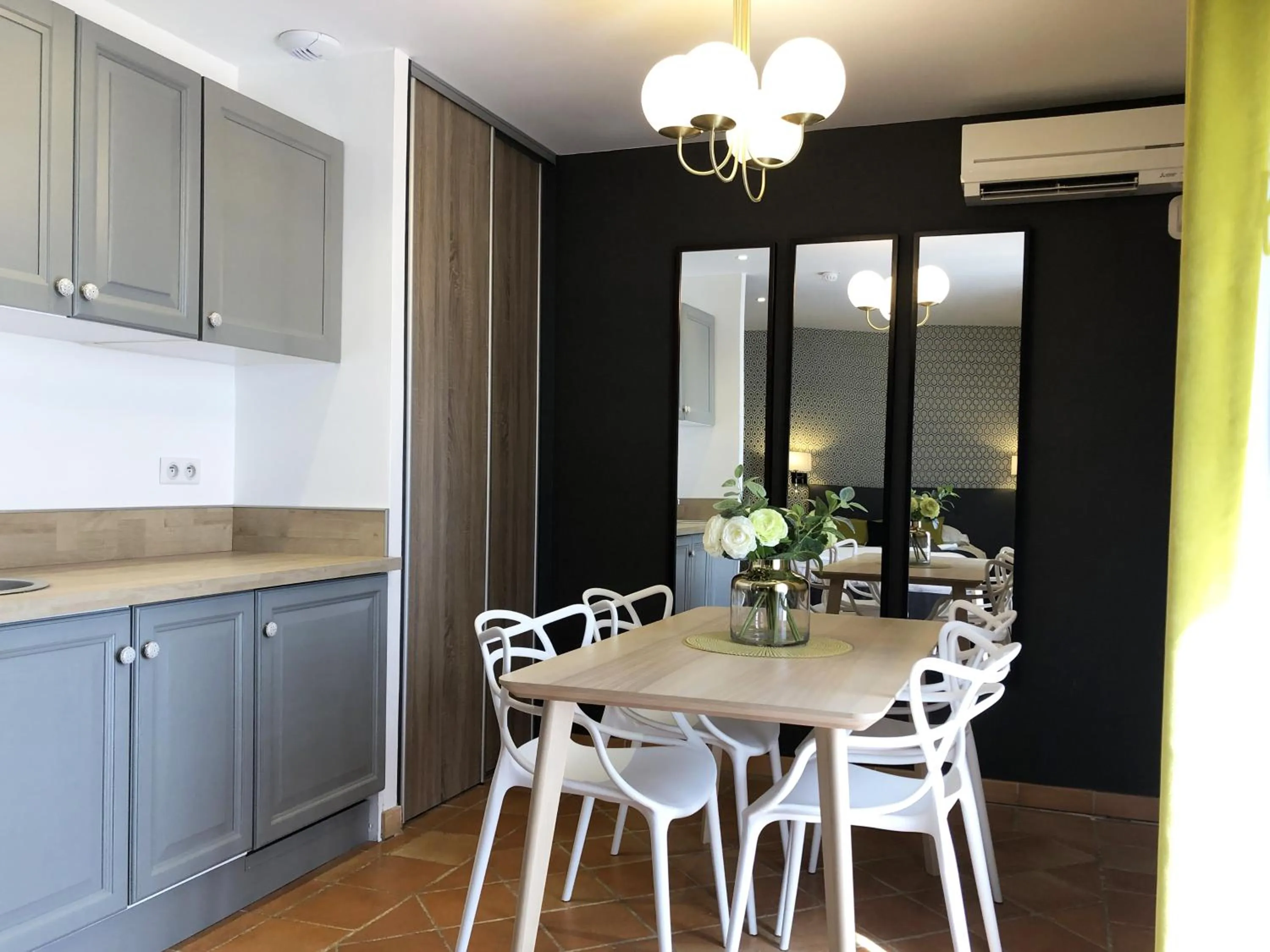 Dining area in Hotel Les Suites - Domaine de Crécy