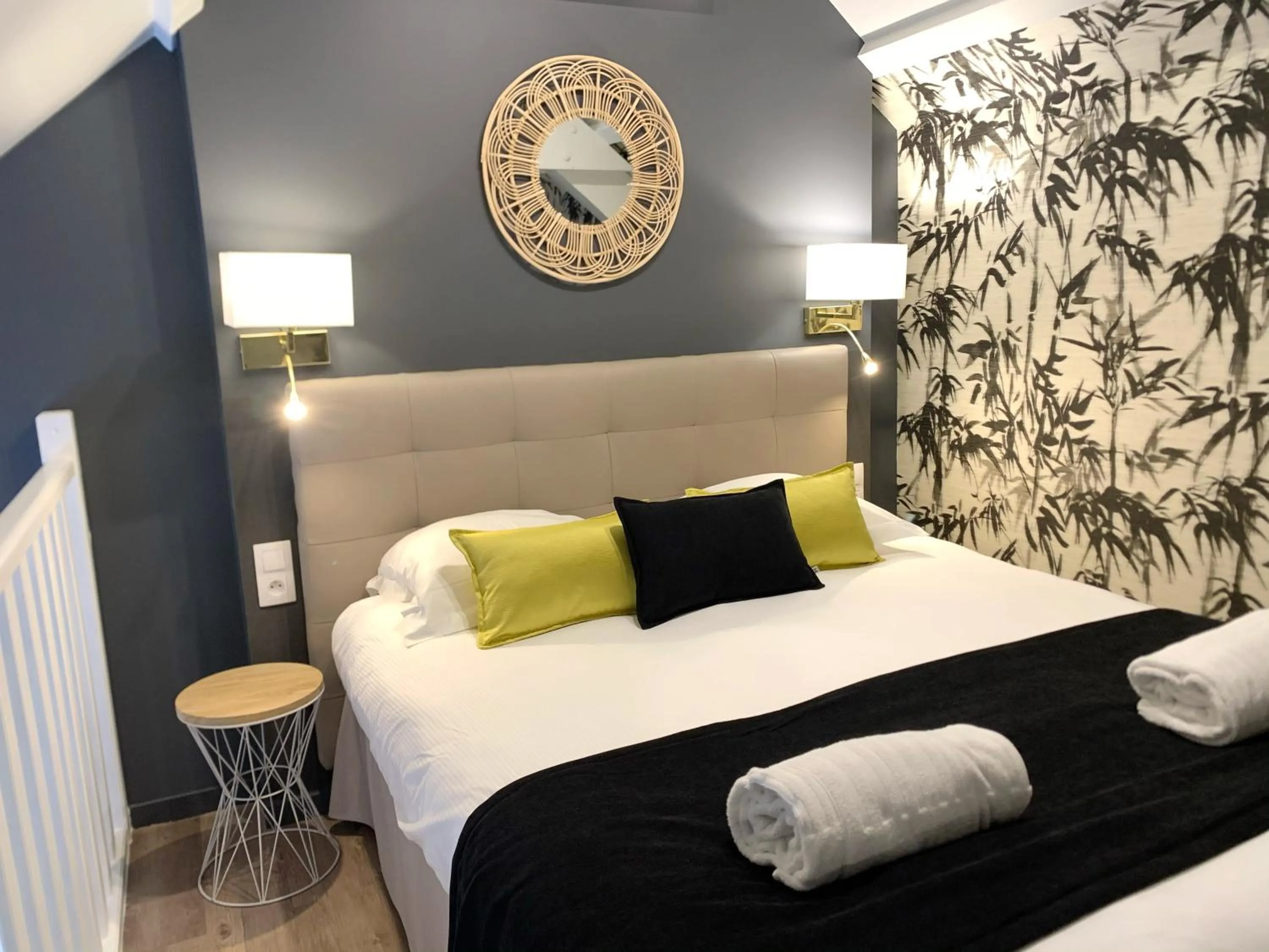 Bed in Hotel Les Suites - Domaine de Crécy