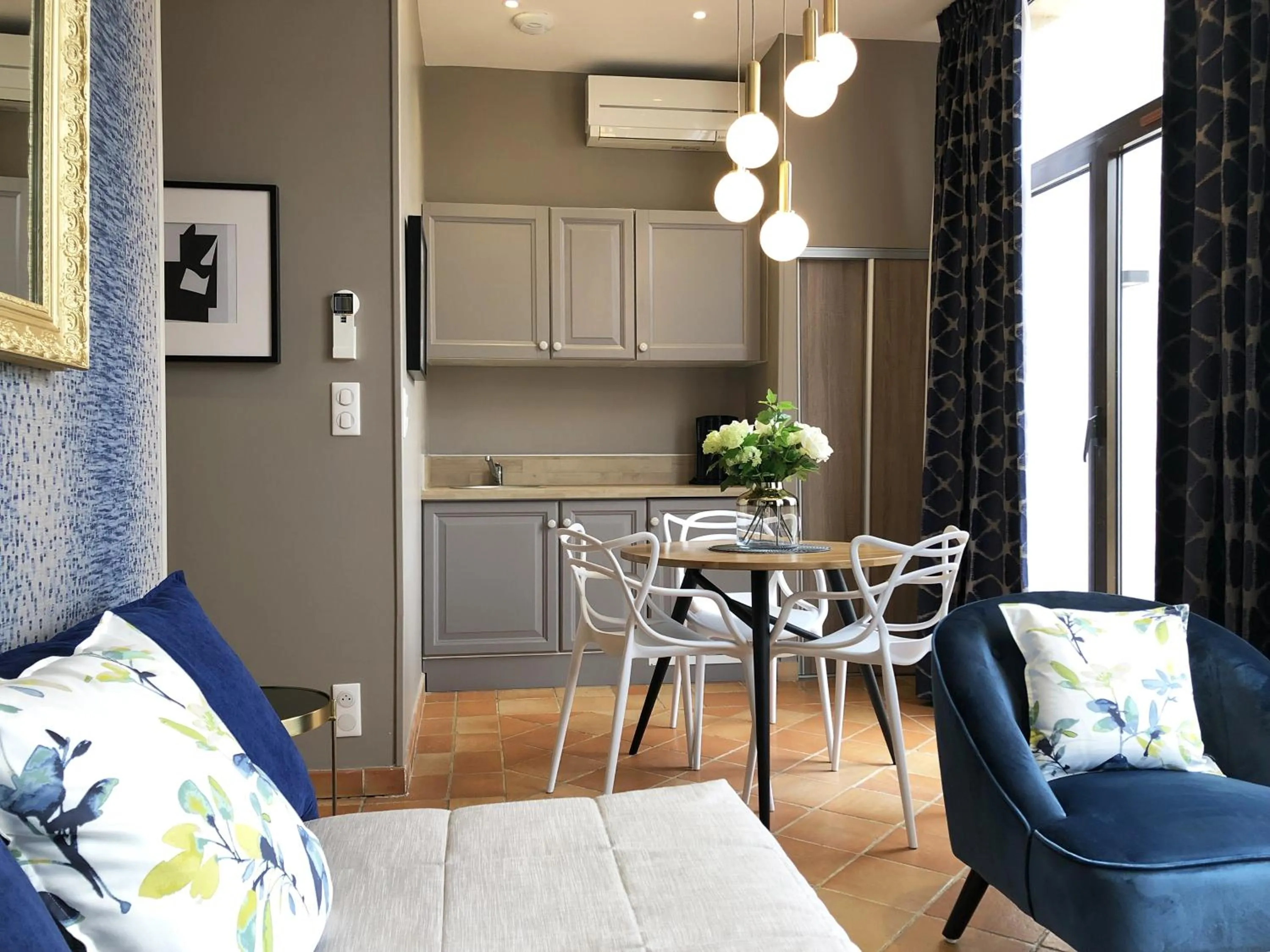 Kitchen or kitchenette in Hotel Les Suites - Domaine de Crécy