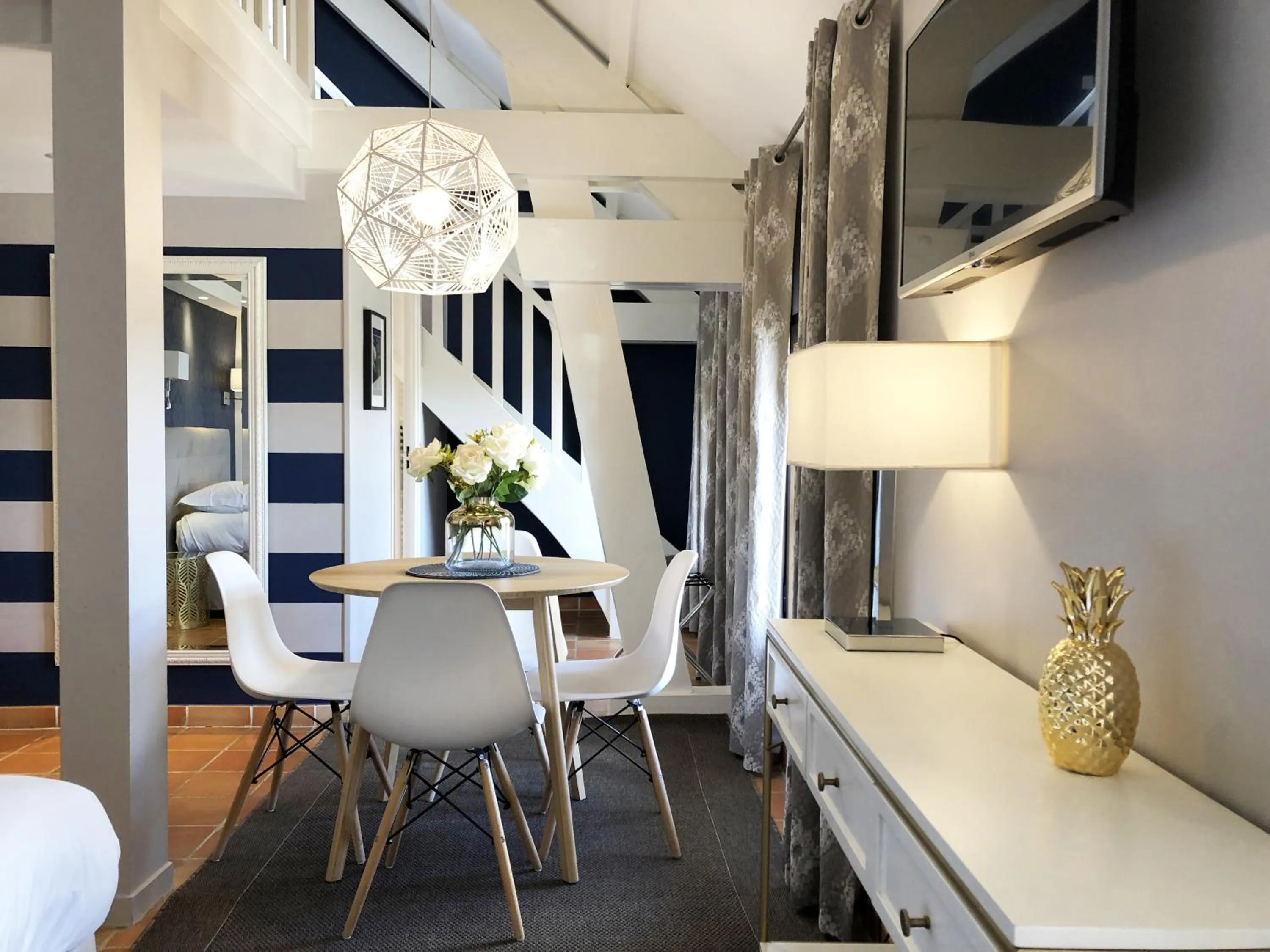 Kitchen or kitchenette in Hotel Les Suites - Domaine de Crécy