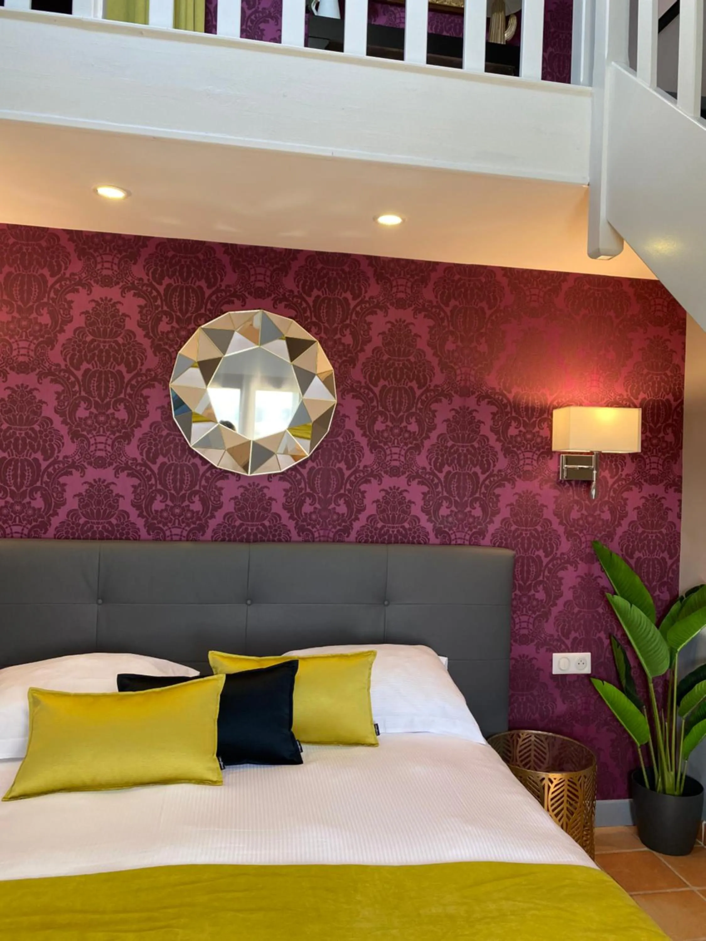 Bedroom, Bed in Hotel Les Suites - Domaine de Crécy