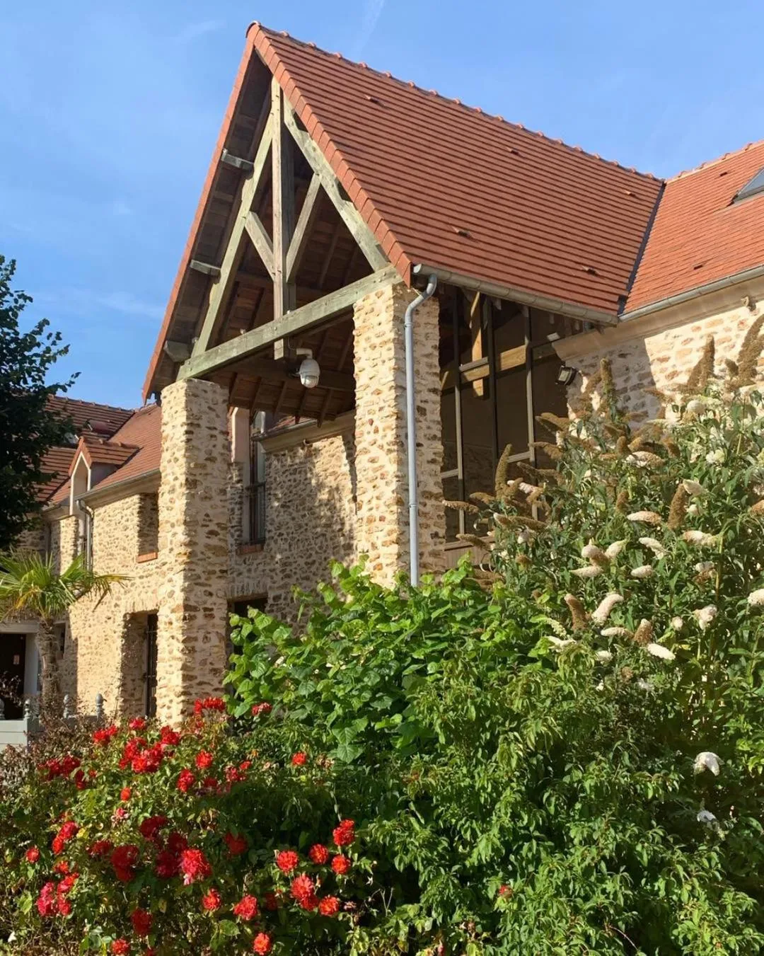 Property building in Hotel Les Suites - Domaine de Crécy