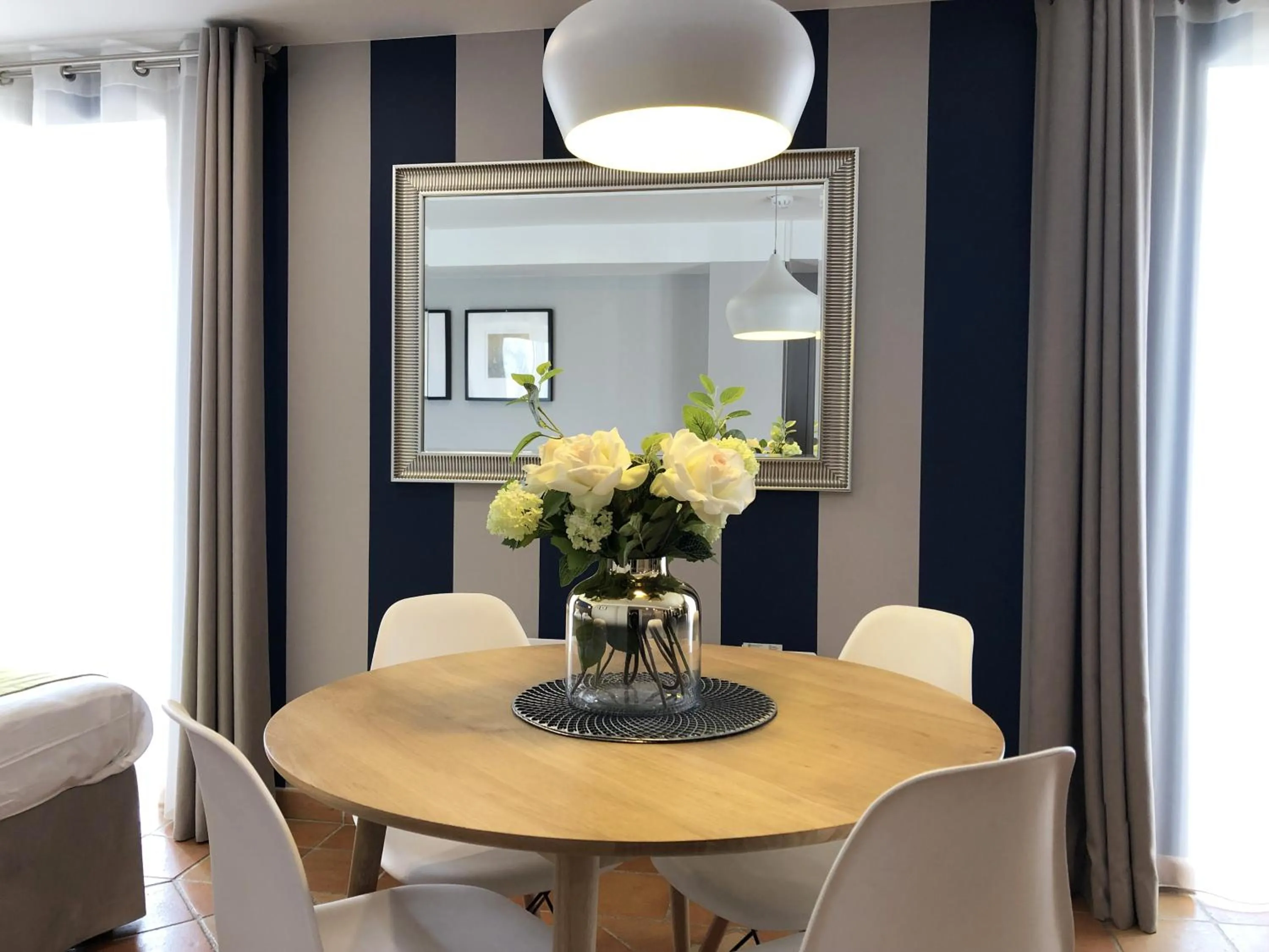 Dining area in Hotel Les Suites - Domaine de Crécy