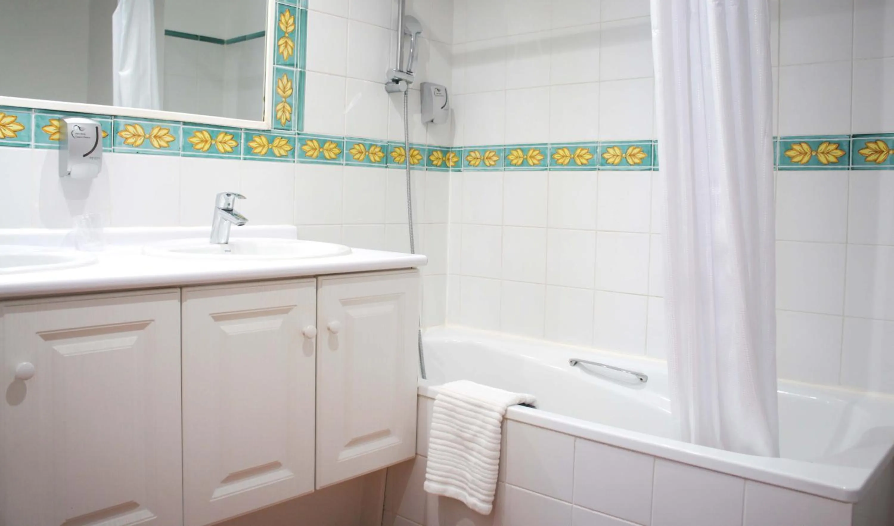 Bathroom in Hotel Les Suites - Domaine de Crécy