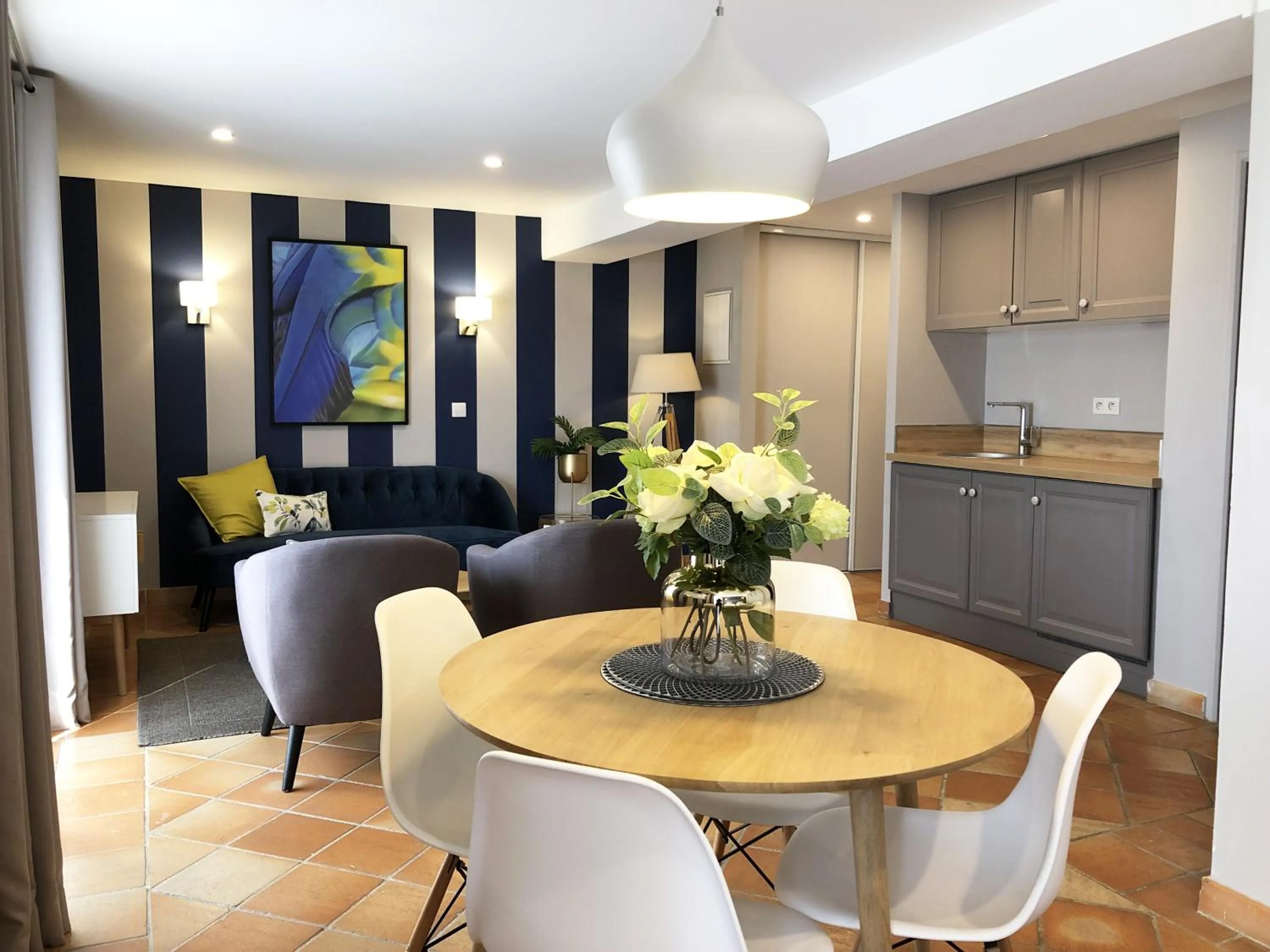 Kitchen or kitchenette in Hotel Les Suites - Domaine de Crécy