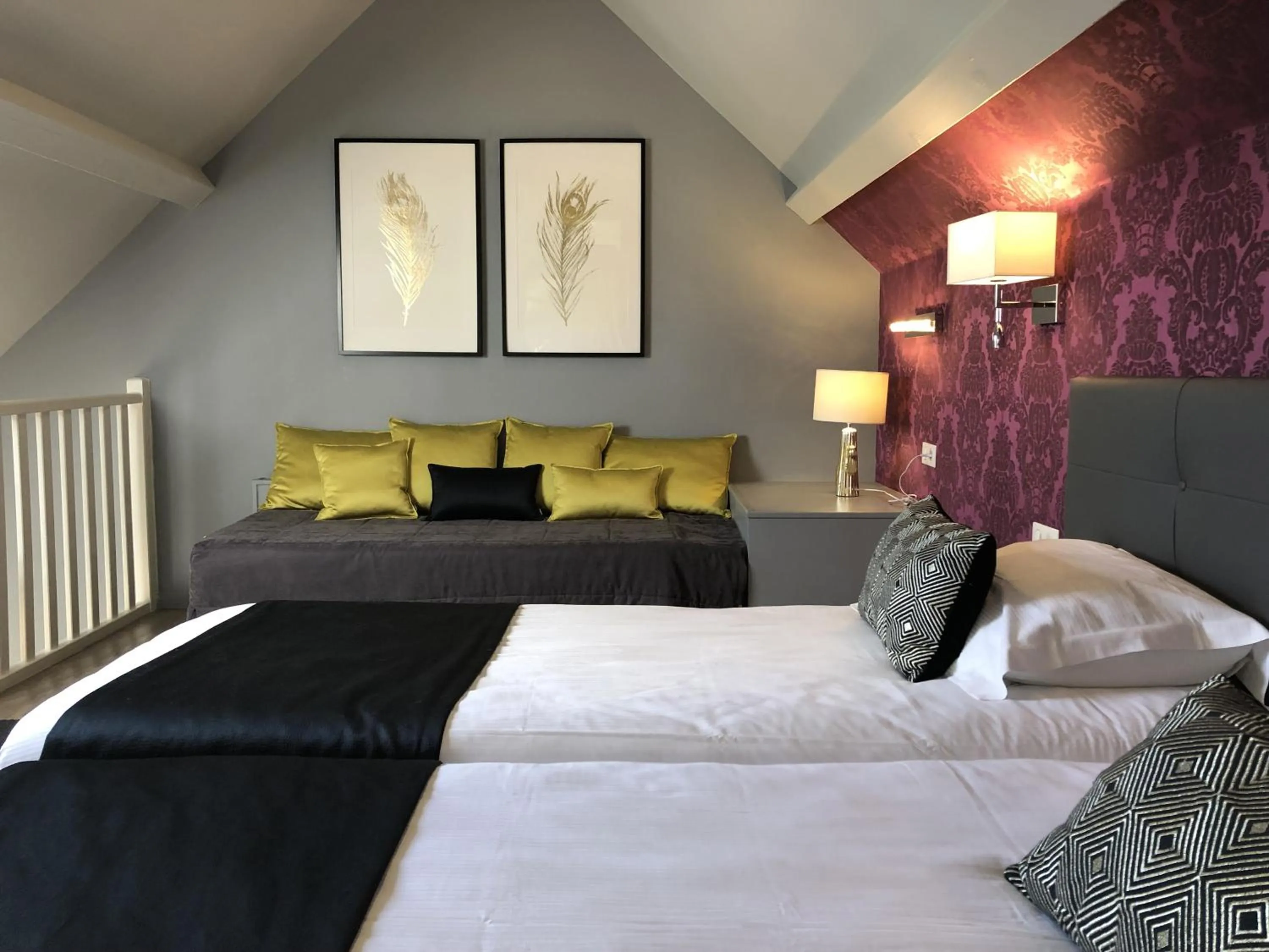 Bed in Hotel Les Suites - Domaine de Crécy