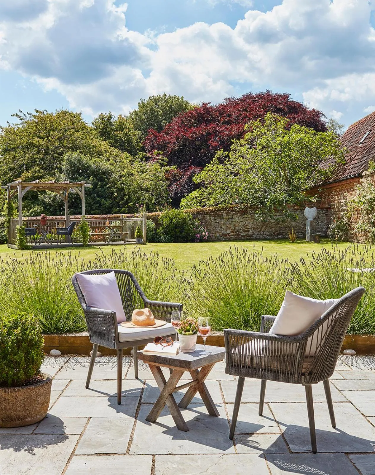 Garden in Cliff Farmhouse B&B Suites