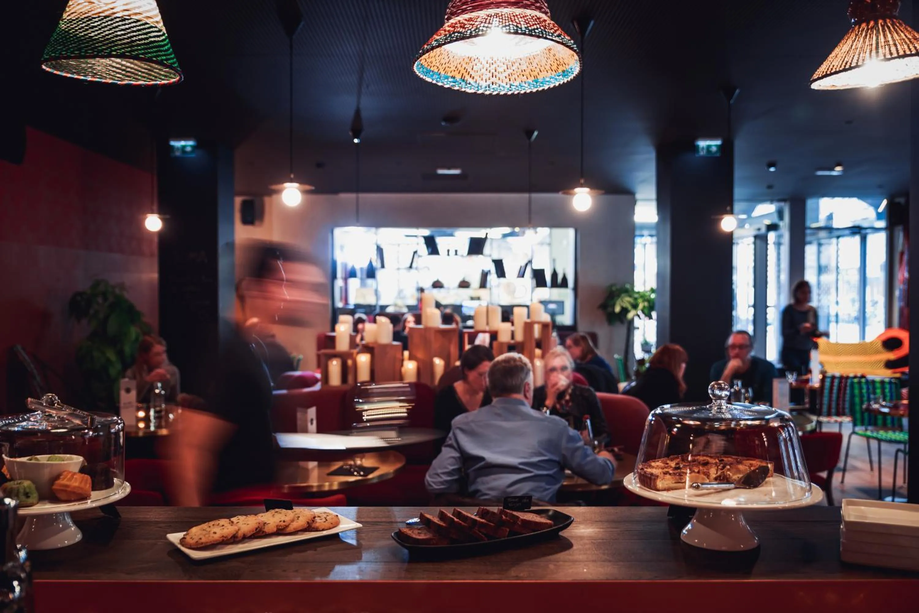 Restaurant/places to eat in BOMA easy living hotel