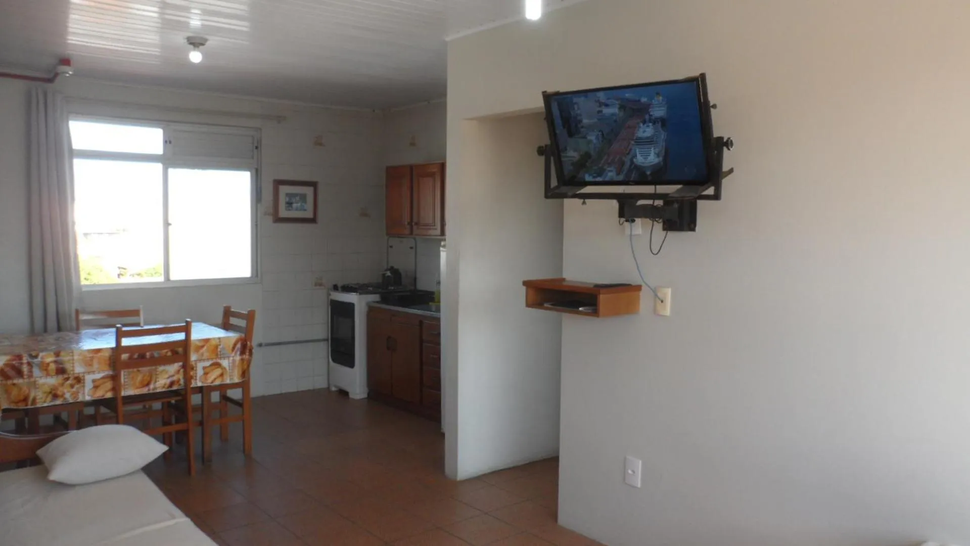 Communal lounge/ TV room in Apart Hotel La Cabana