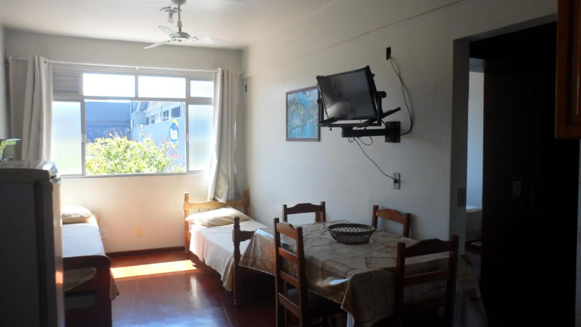 Communal lounge/ TV room in Apart Hotel La Cabana