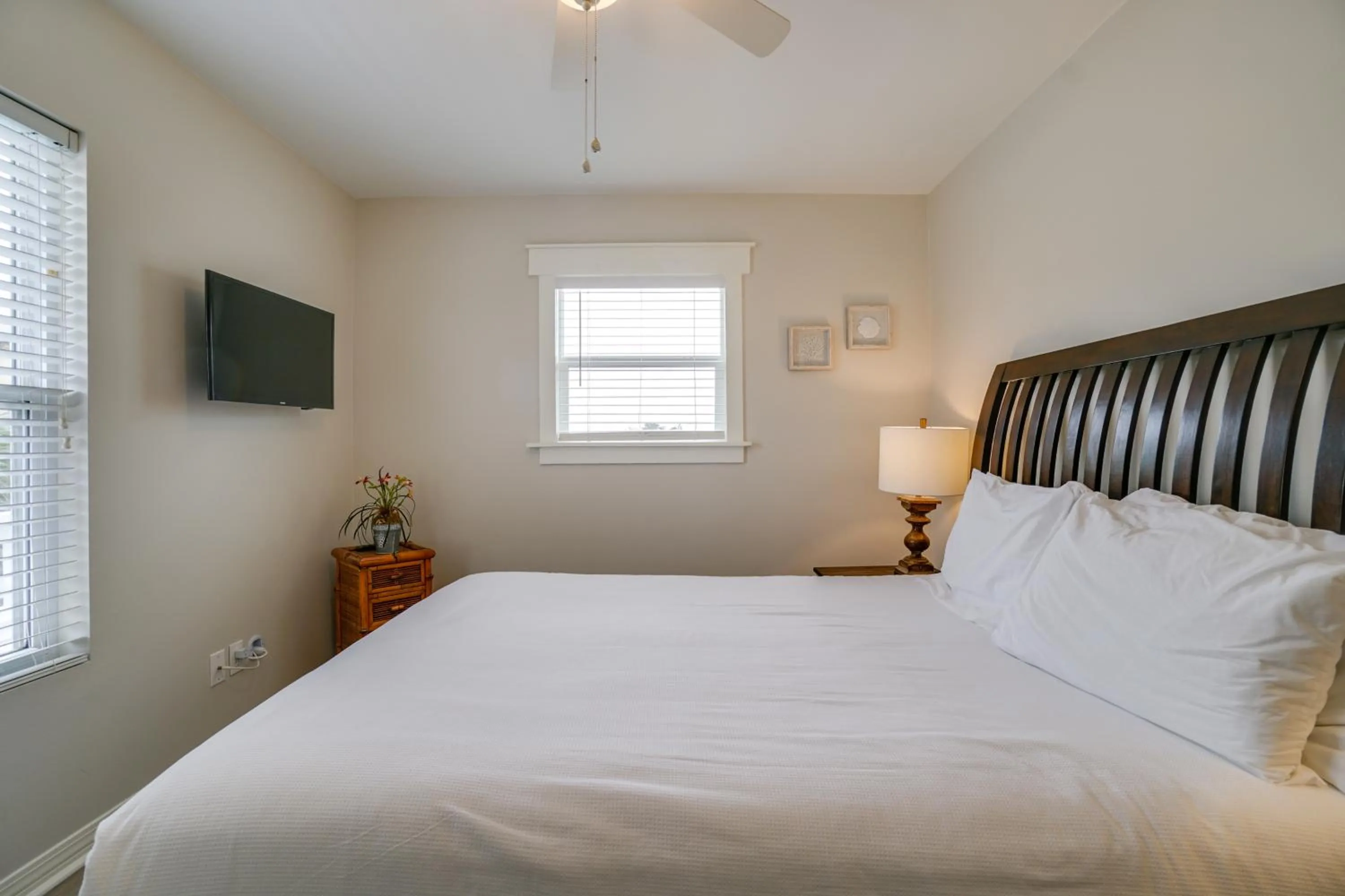 Bed in 30A Beach House - Walking on Sunshine