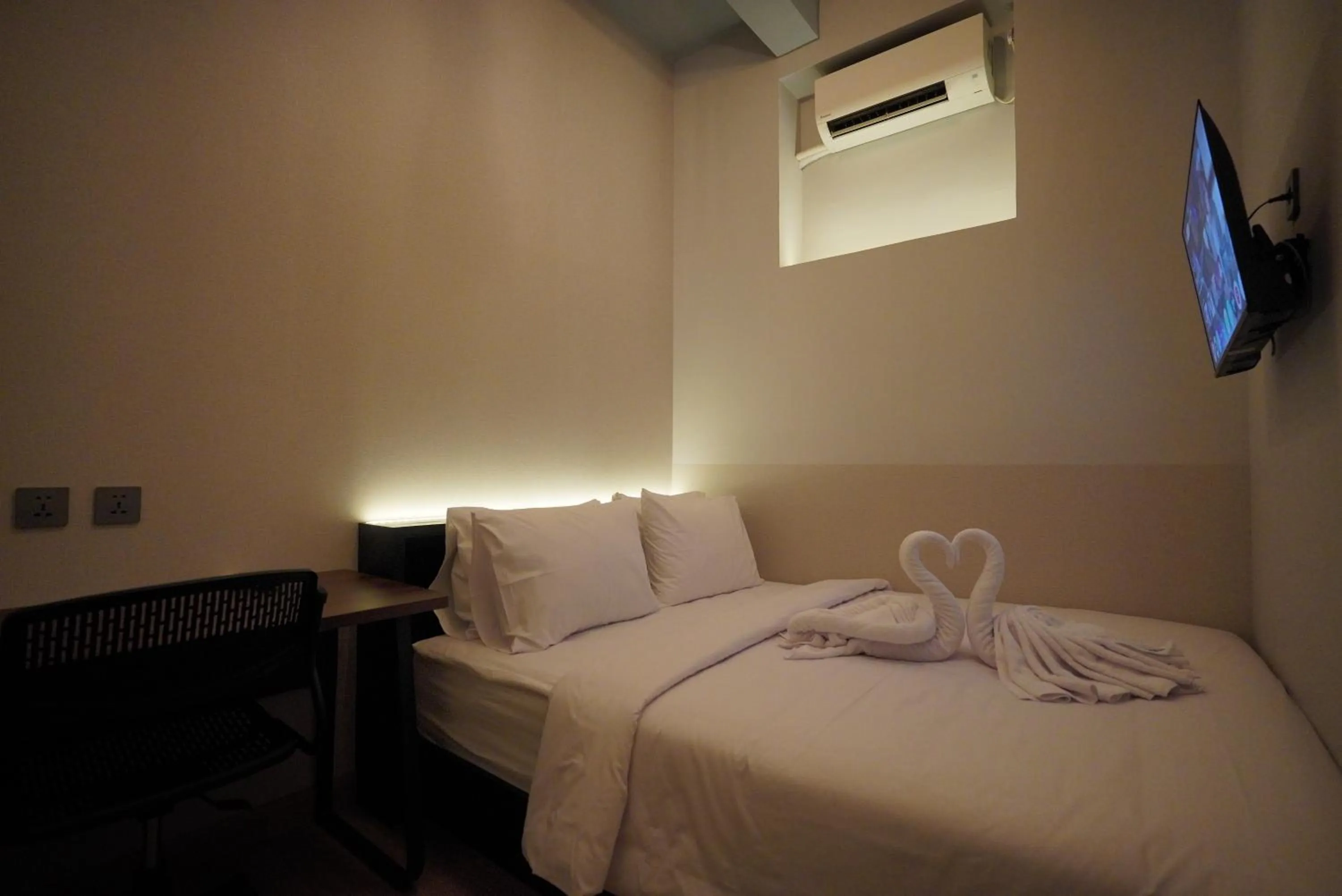 Bed in The Alley City Hotel