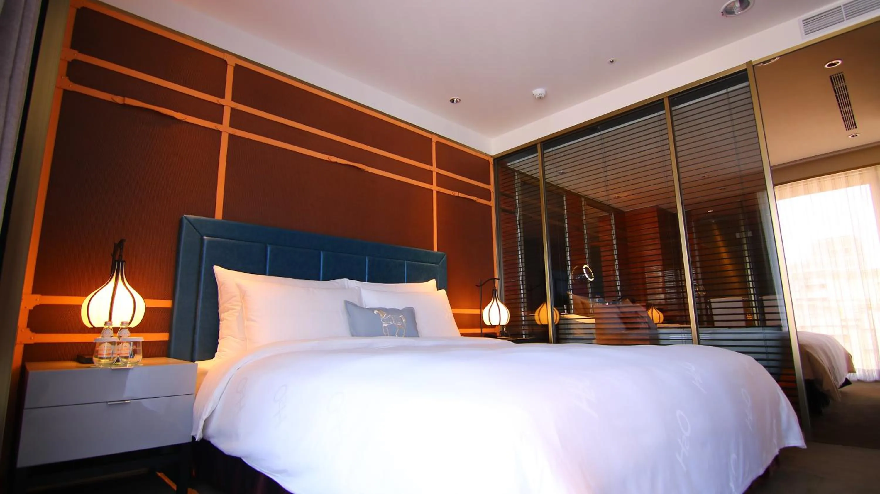 bunk bed, Bed in H2O HOTEL