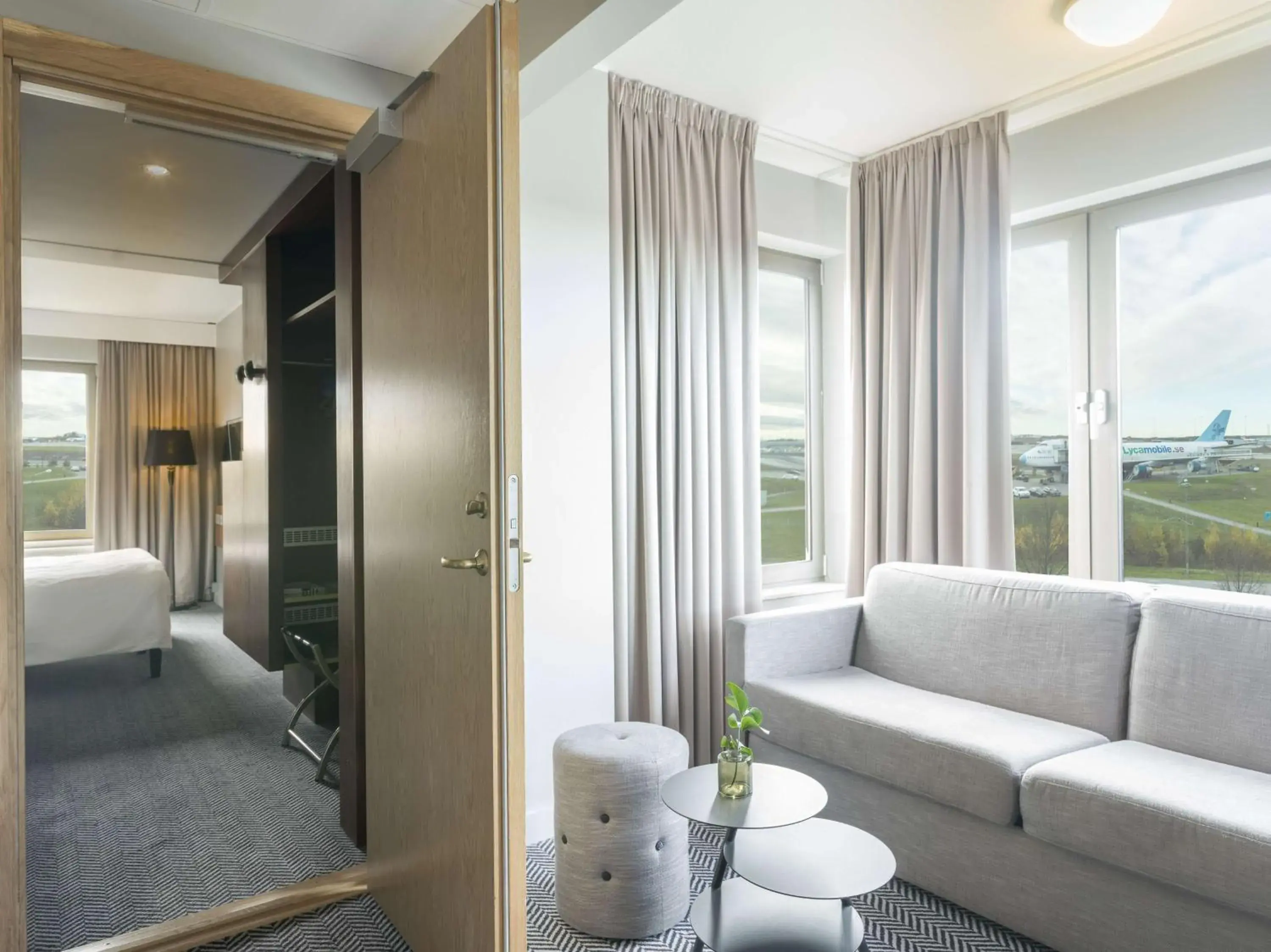 Junior Suite in Radisson Blu Arlandia Hotel, Stockholm-Arlanda Junior Suite in Radisson Blu Arlandia Hotel, Stockholm-Arlanda