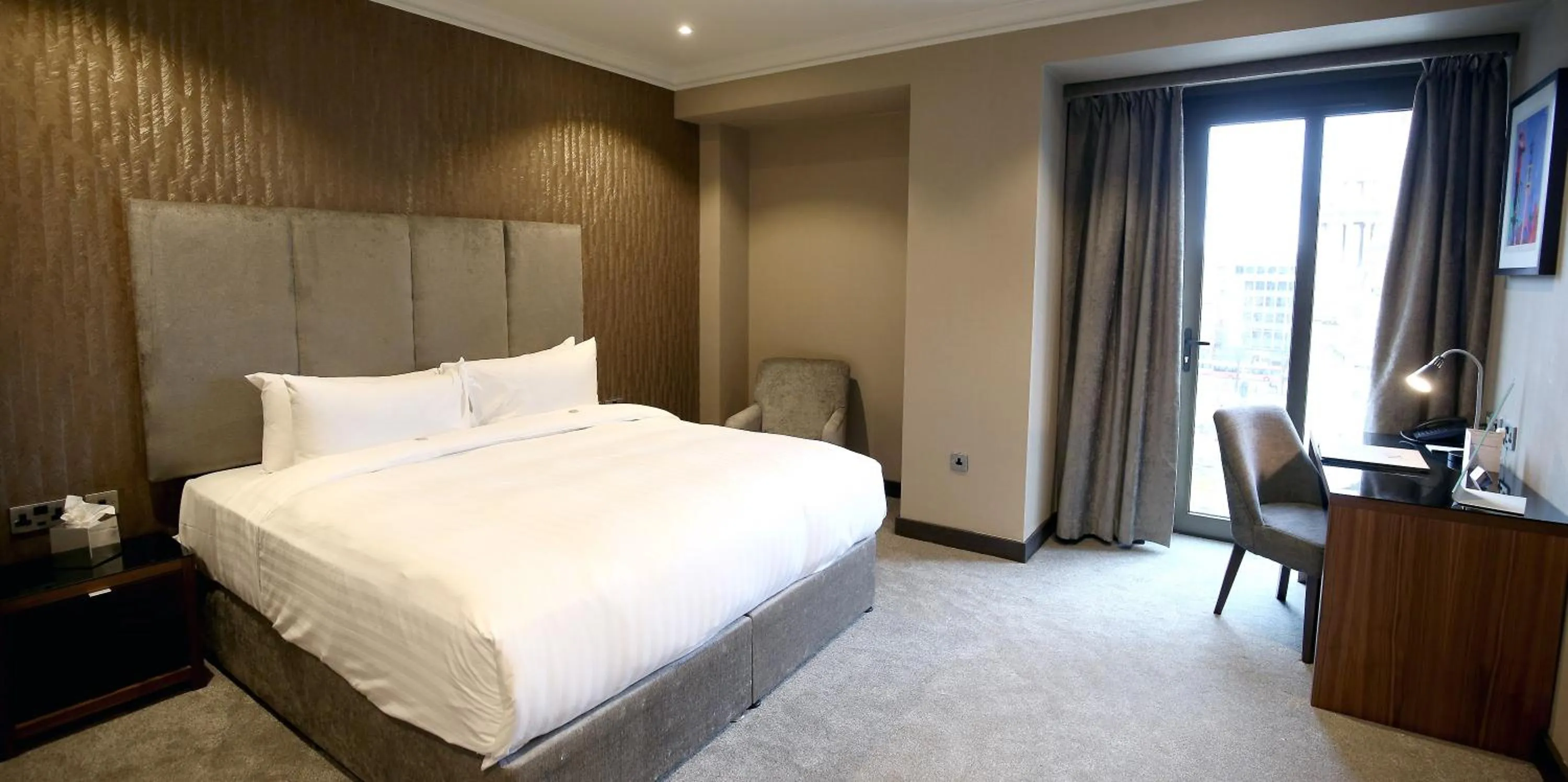 Bed in DoubleTree by Hilton Belfast City Ten Square