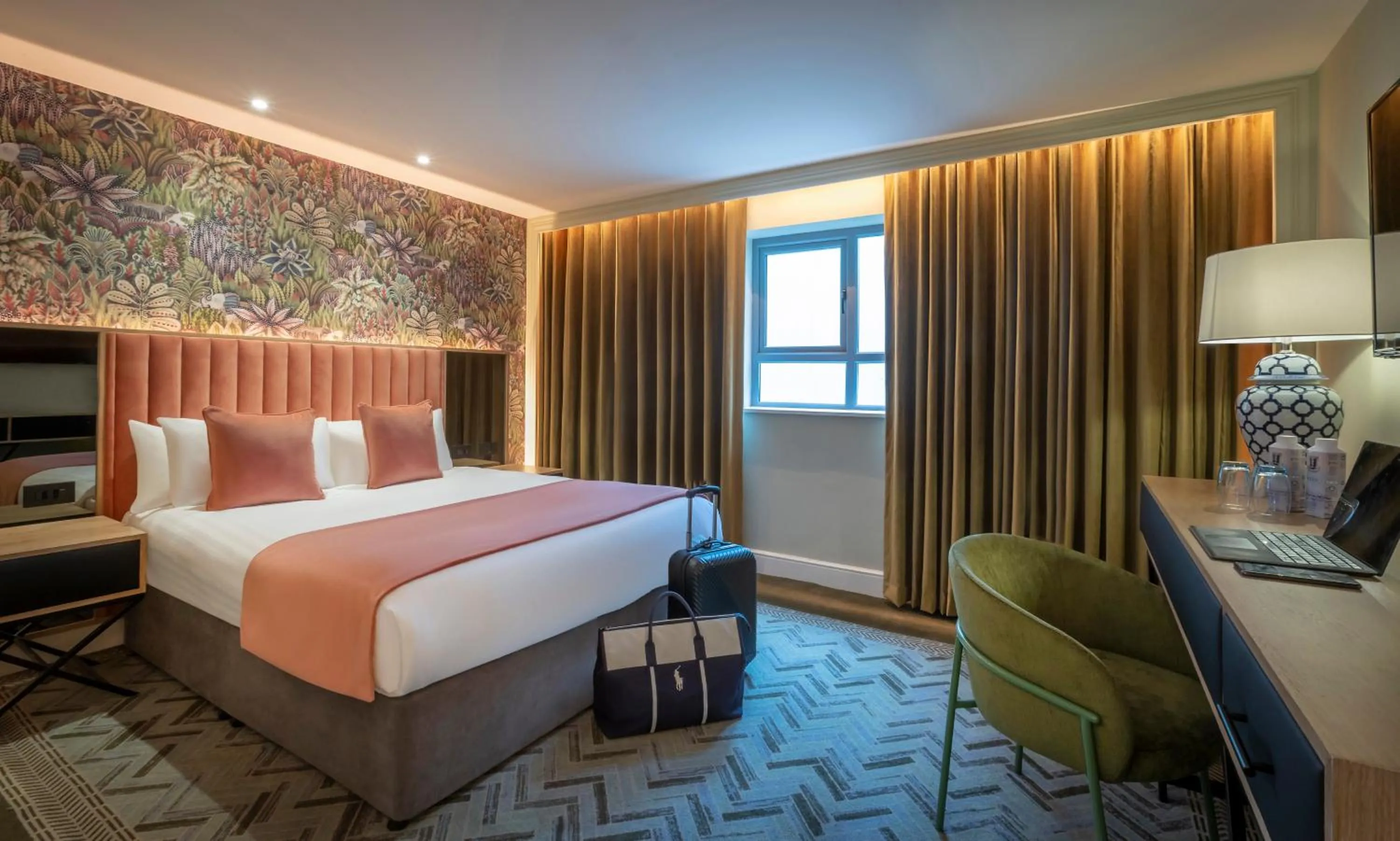 Photo of the whole room, Bed in HYDE Hotel