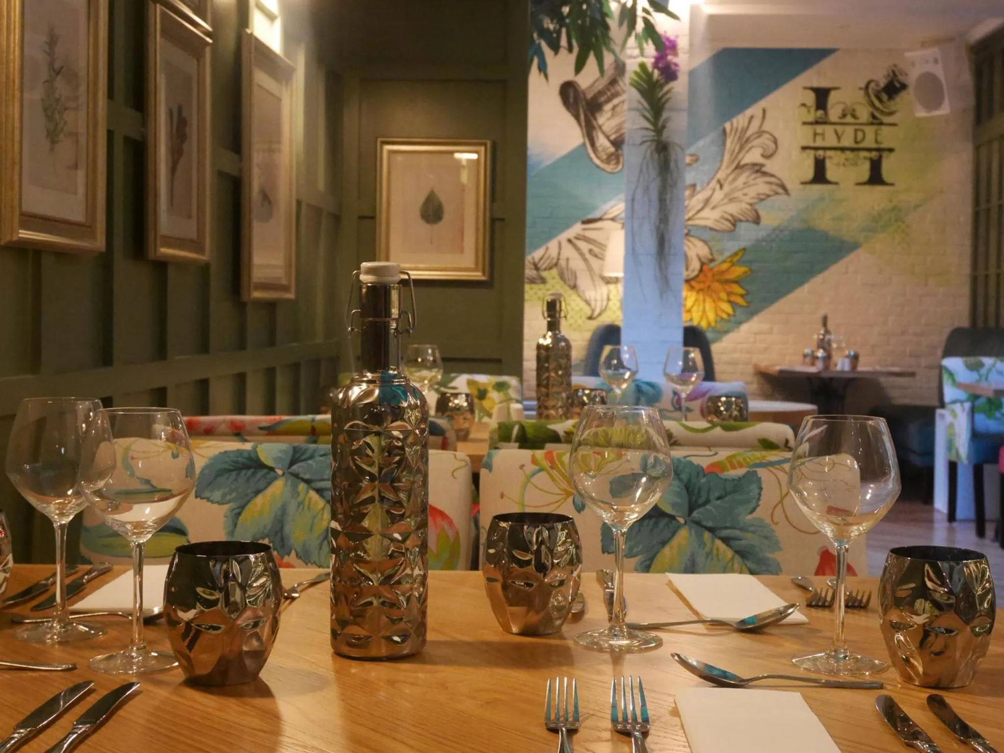 Restaurant/places to eat in HYDE Hotel