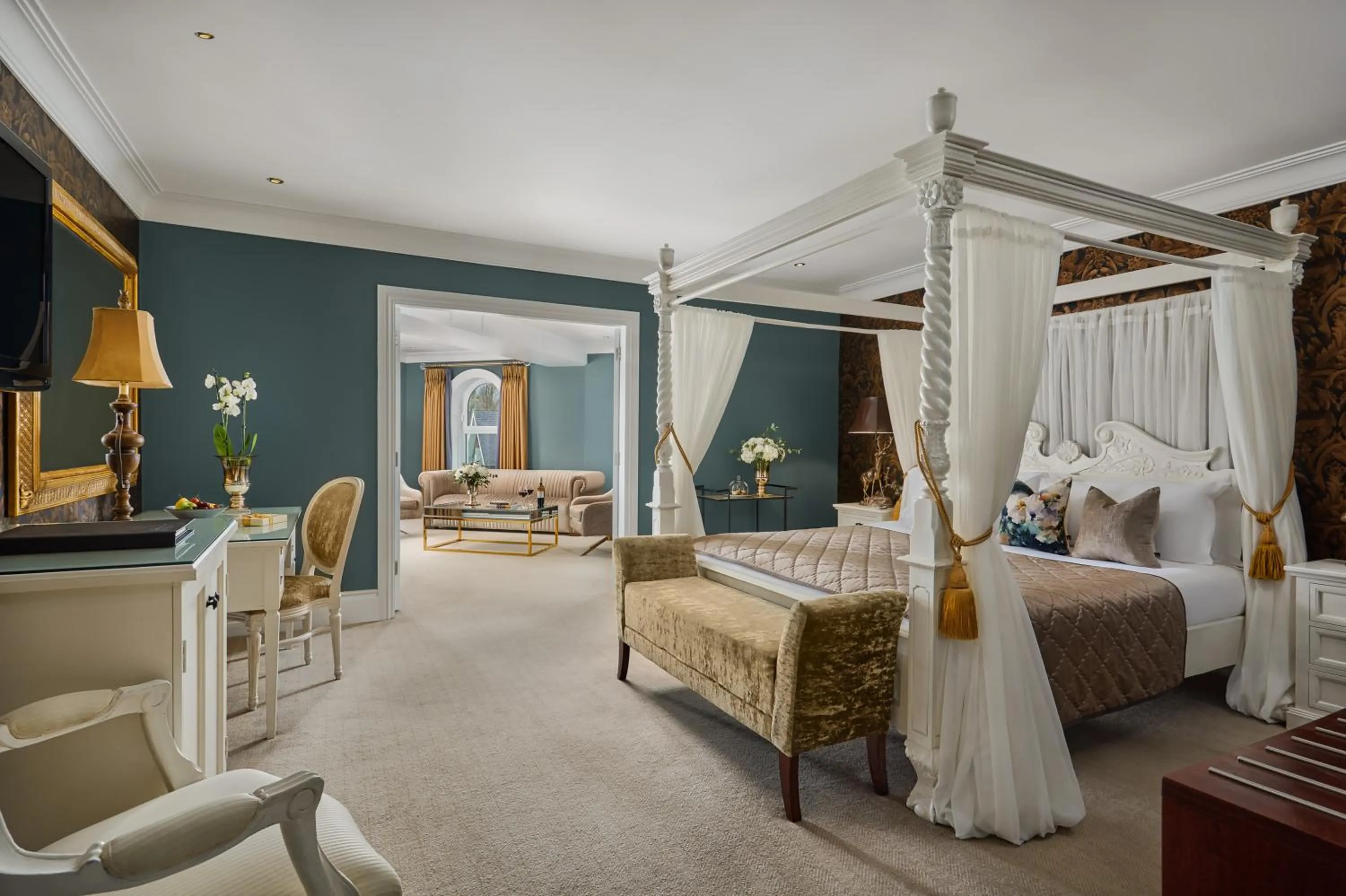 Living room, Bed in Muckross Park Hotel & Spa