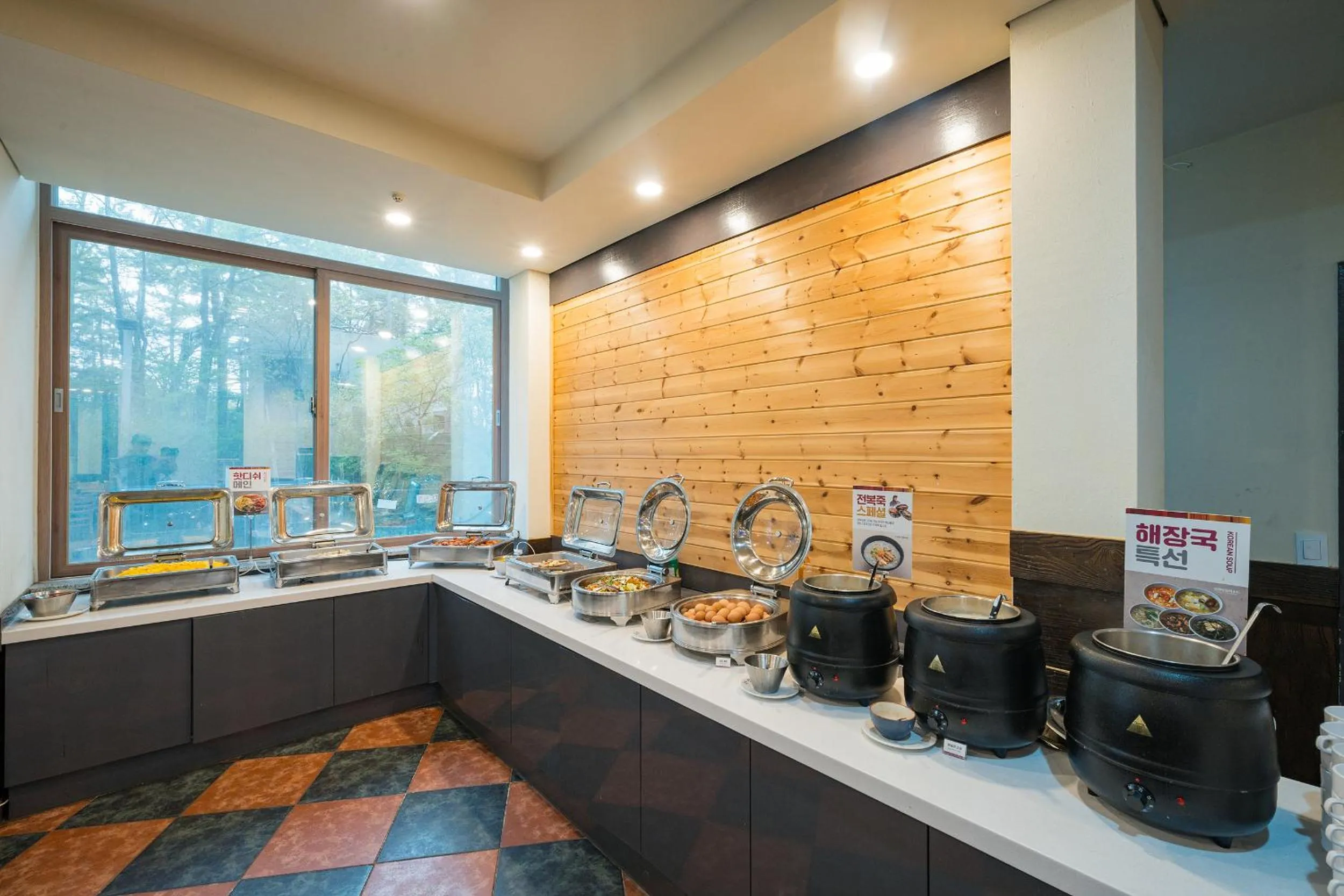 Buffet breakfast in Ocean 2 You Resort Seorak Beach Hotel & Condo