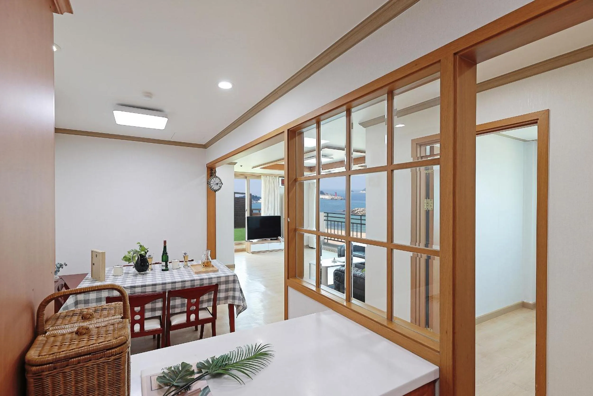 Living room in Ocean 2 You Resort Seorak Beach Hotel & Condo