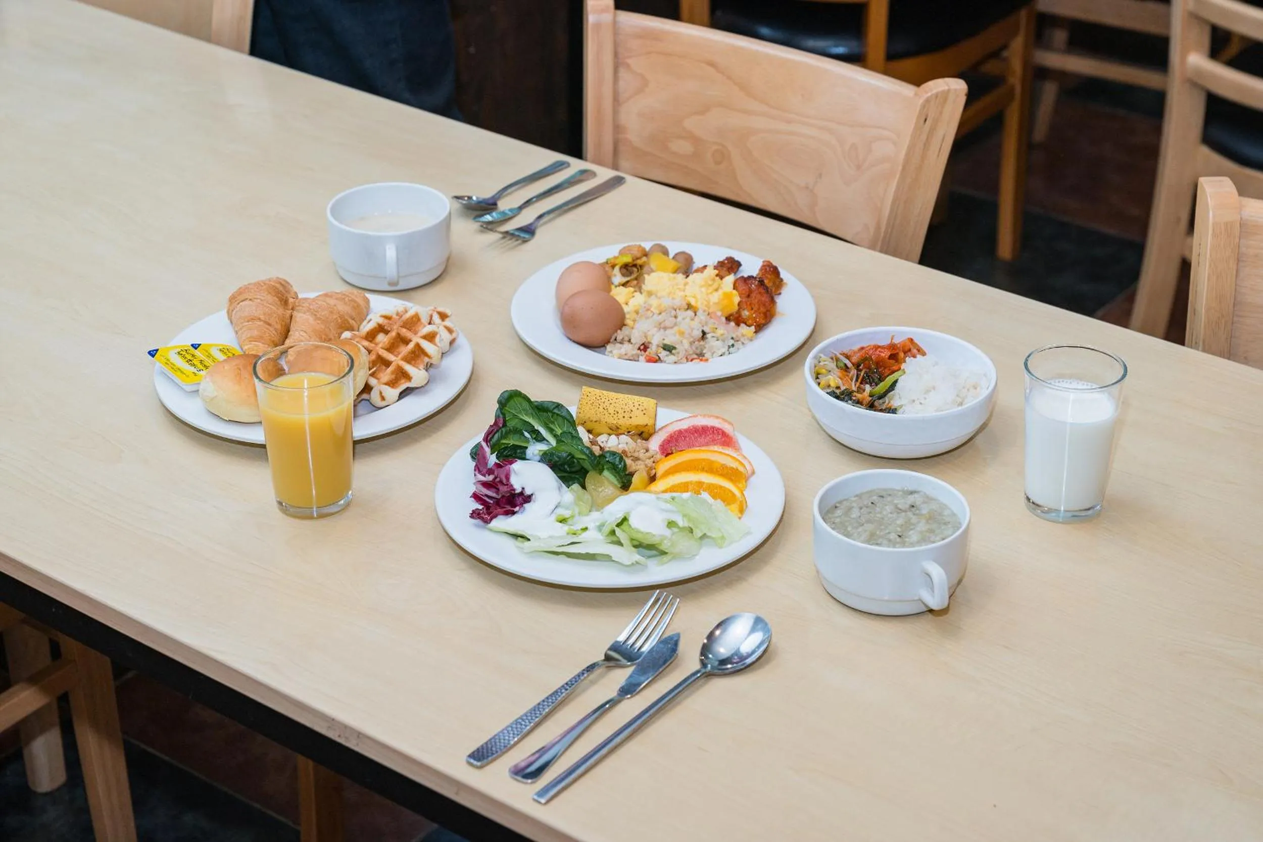 Buffet breakfast in Ocean 2 You Resort Seorak Beach Hotel & Condo