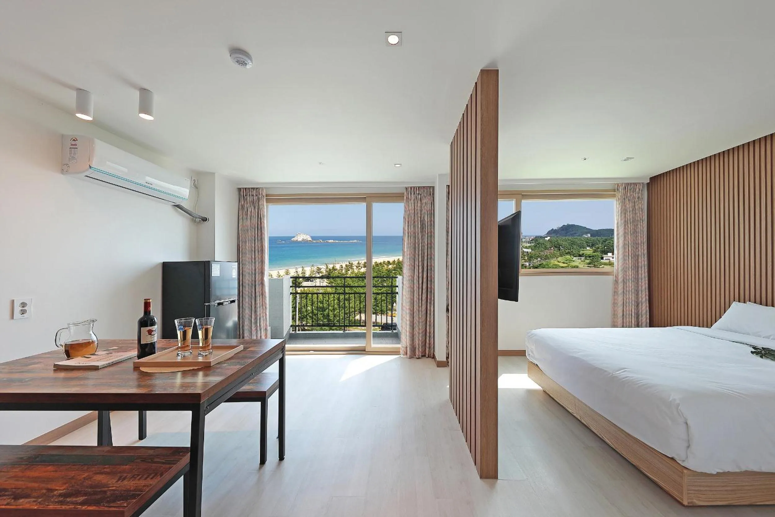 Bedroom in Ocean 2 You Resort Seorak Beach Hotel & Condo