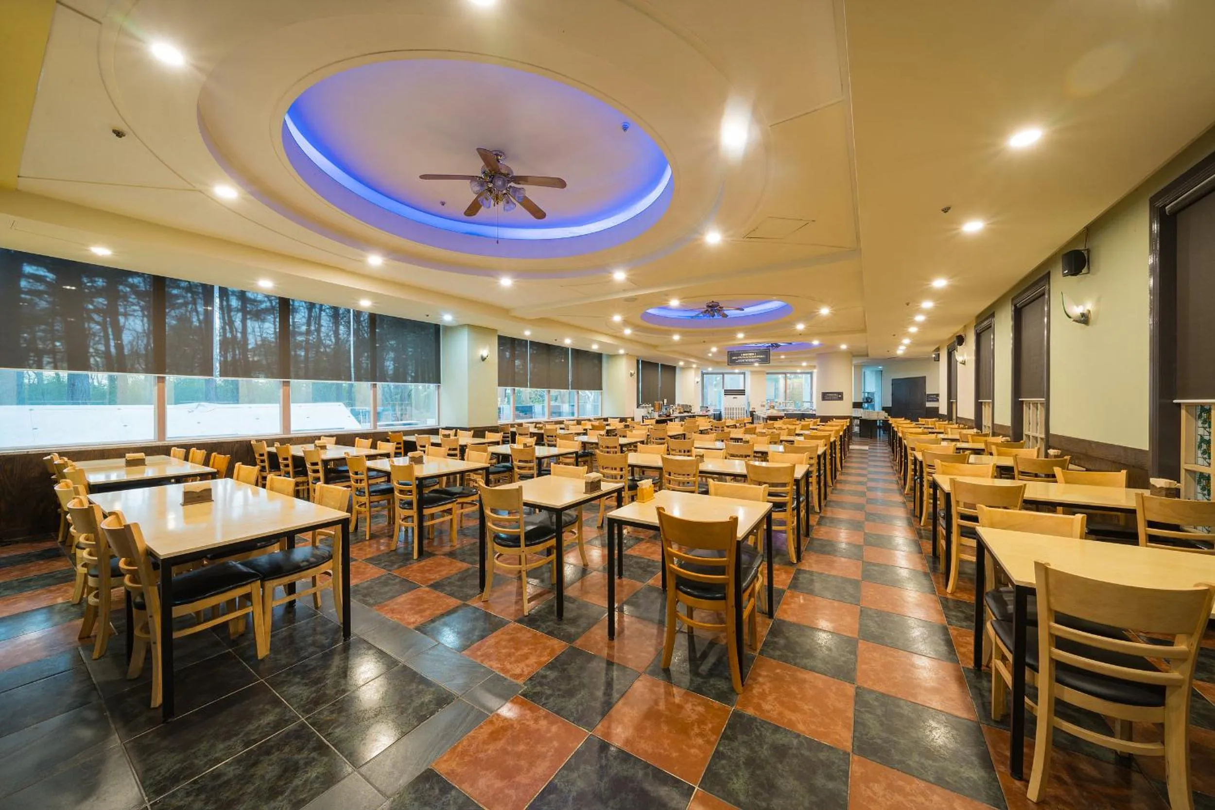 Buffet breakfast, Restaurant/Places to Eat in Ocean 2 You Resort Seorak Beach Hotel & Condo