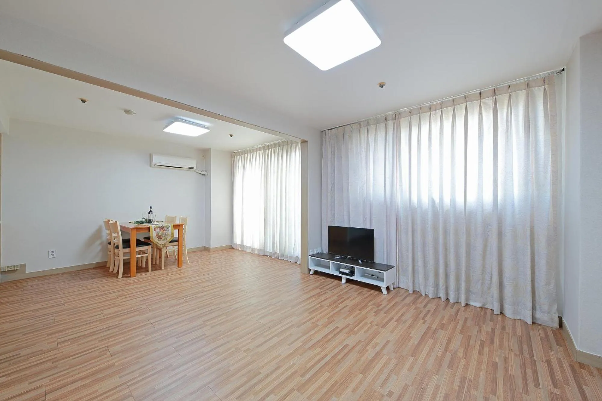 Photo of the whole room, TV/Entertainment Center in Ocean 2 You Resort Seorak Beach Hotel & Condo