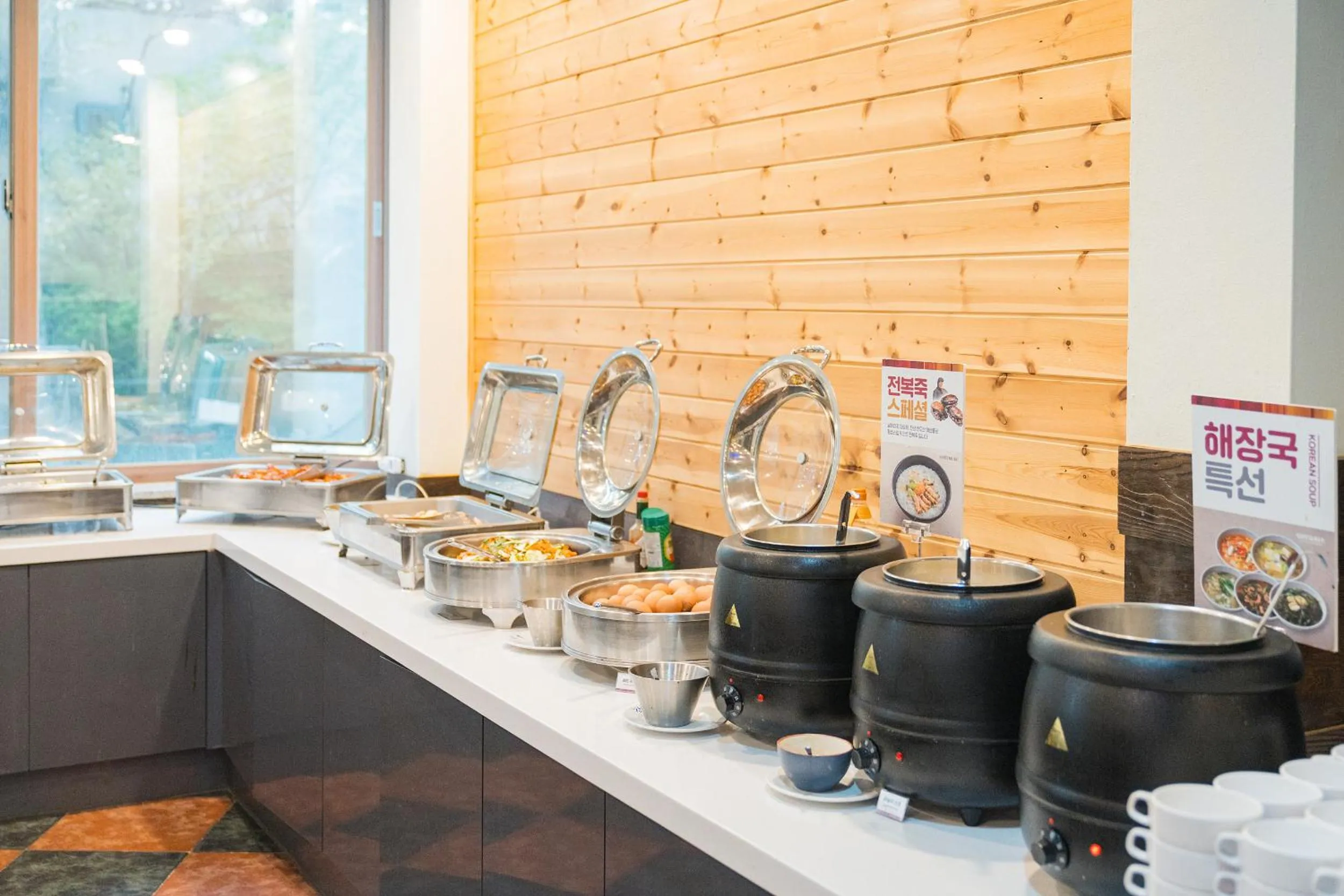 Buffet breakfast in Ocean 2 You Resort Seorak Beach Hotel & Condo