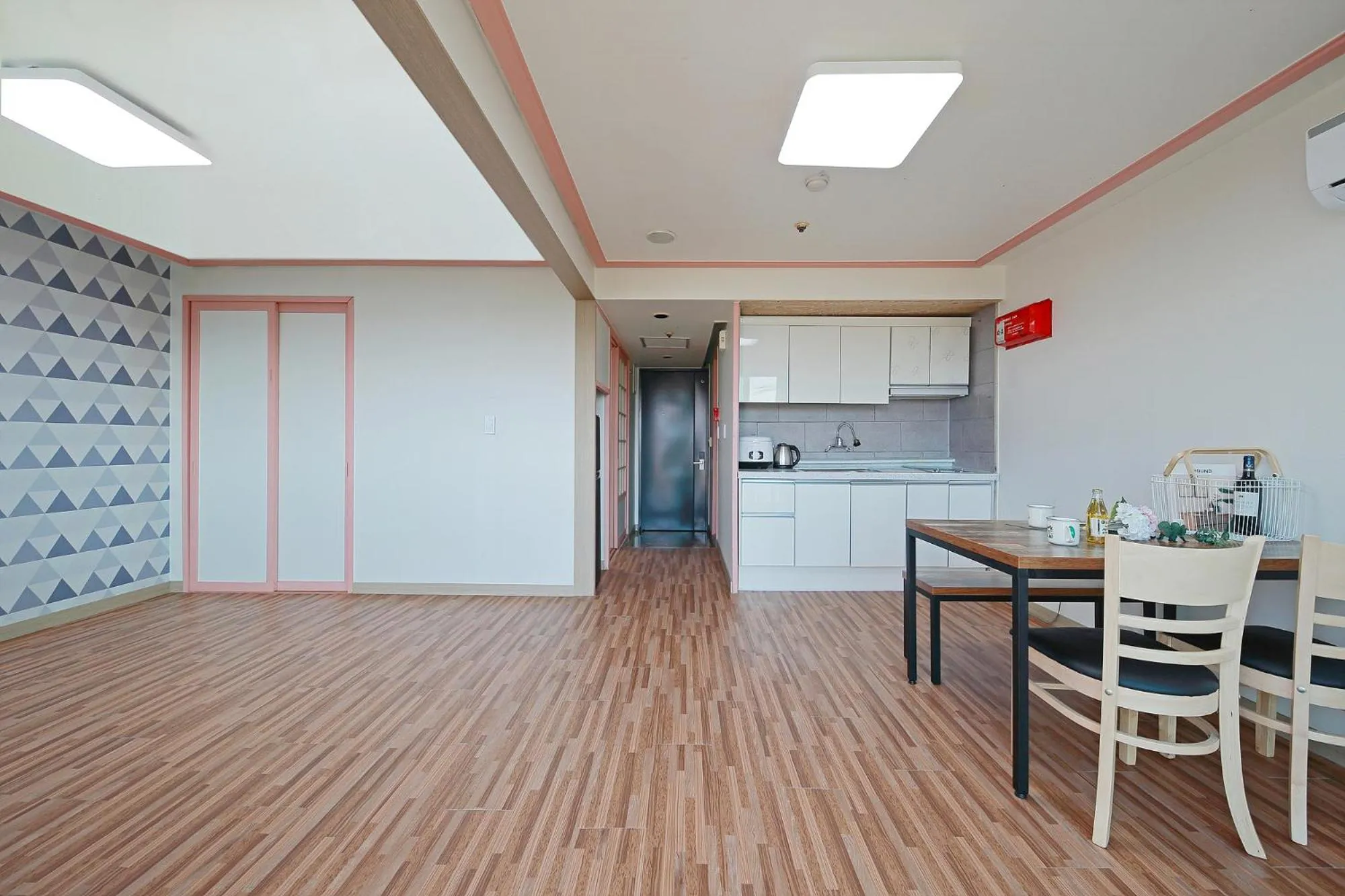 Kitchen or kitchenette, Kitchen/Kitchenette in Ocean 2 You Resort Seorak Beach Hotel & Condo