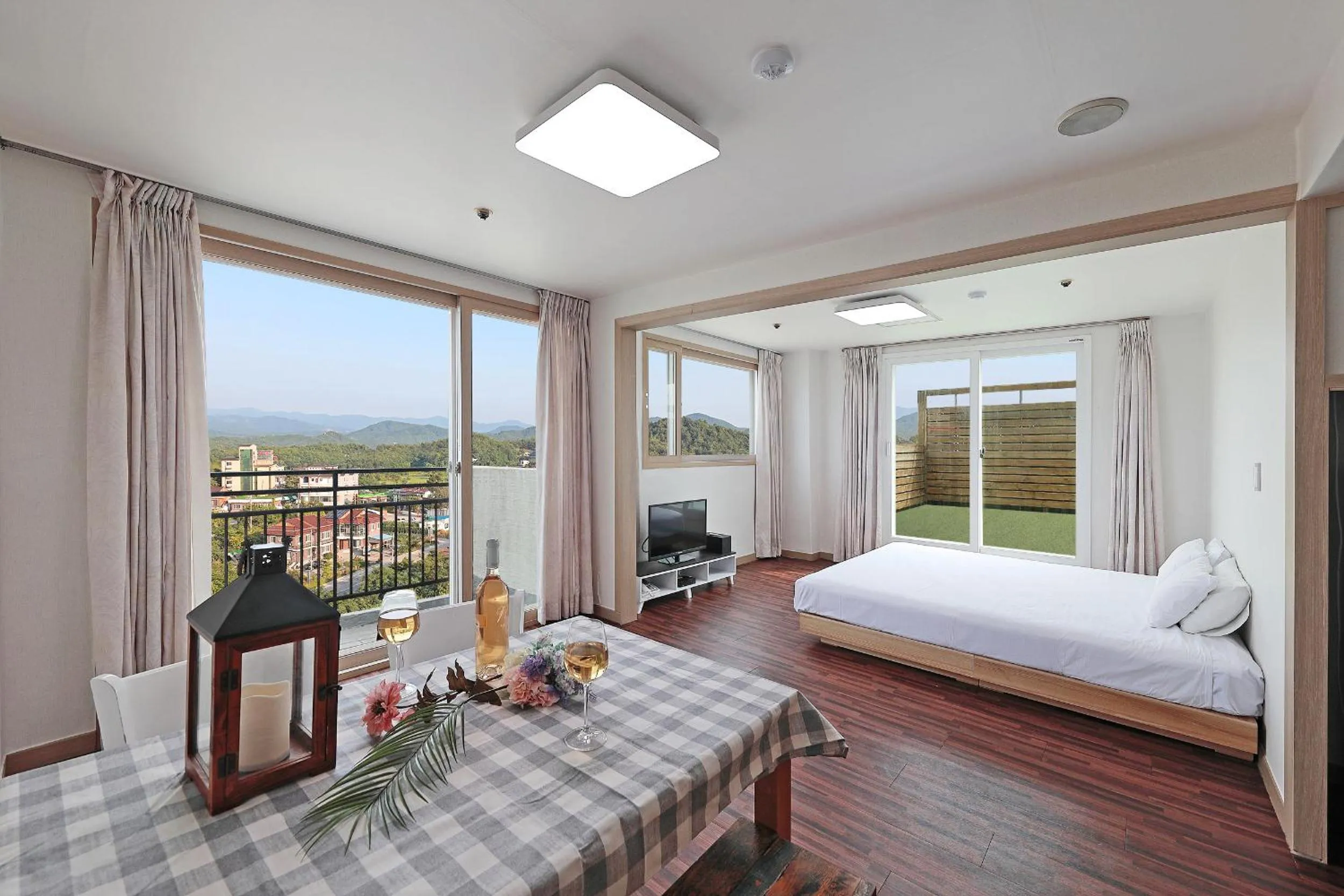 Bed in Ocean 2 You Resort Seorak Beach Hotel & Condo