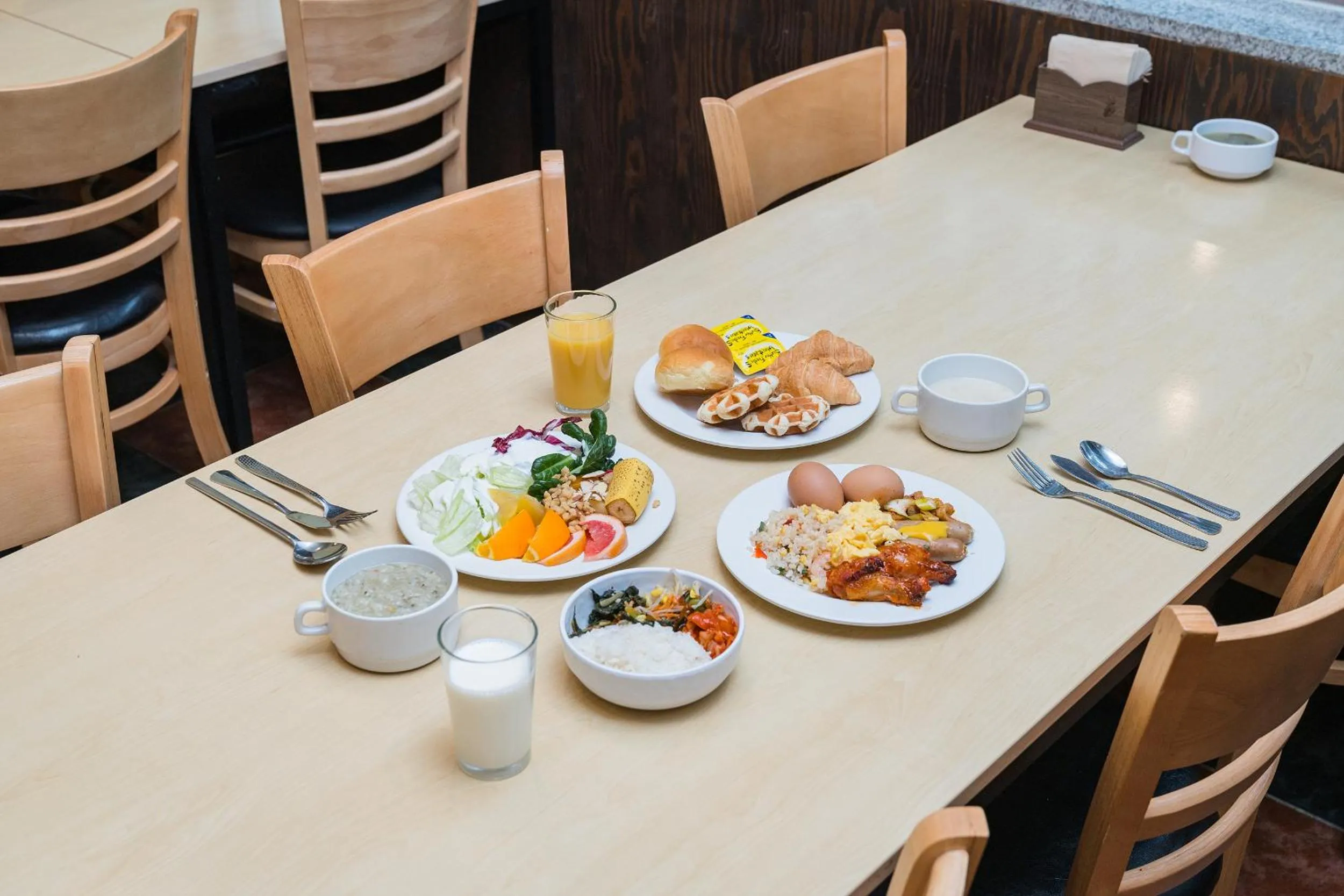 Buffet breakfast in Ocean 2 You Resort Seorak Beach Hotel & Condo