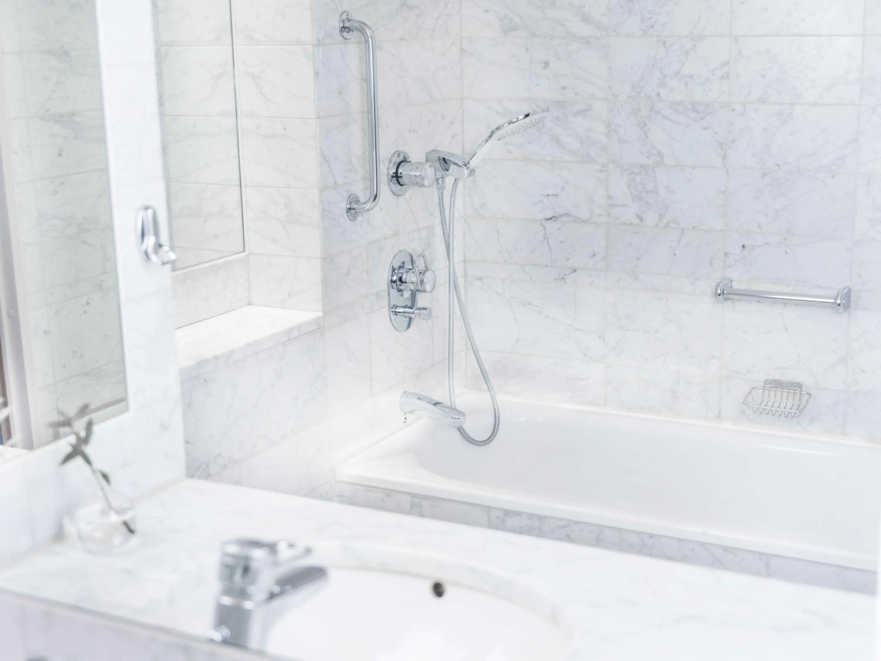 Bathroom in Radisson Blu Airport Terminal Hotel