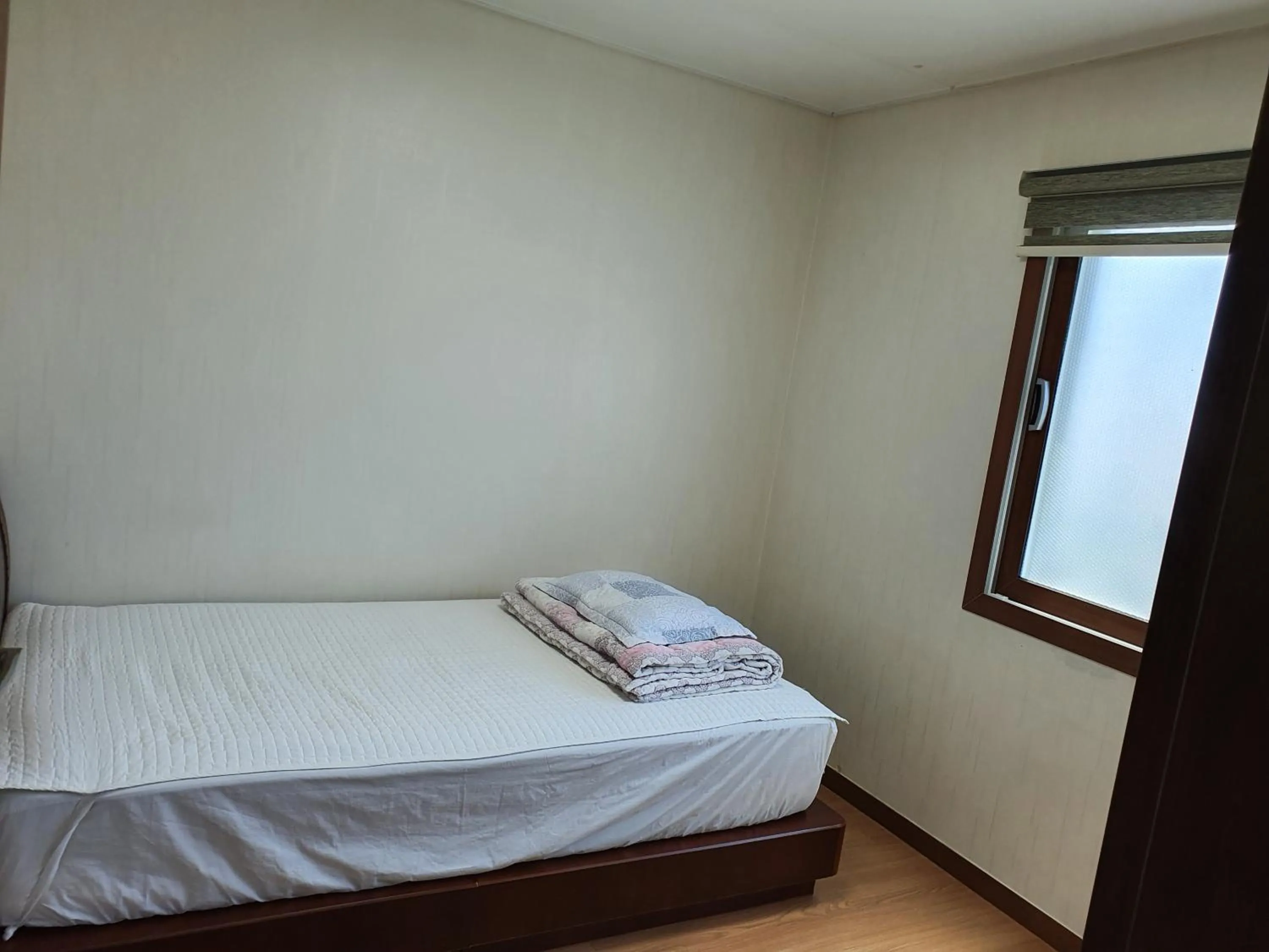 Bed in Oasis Pension