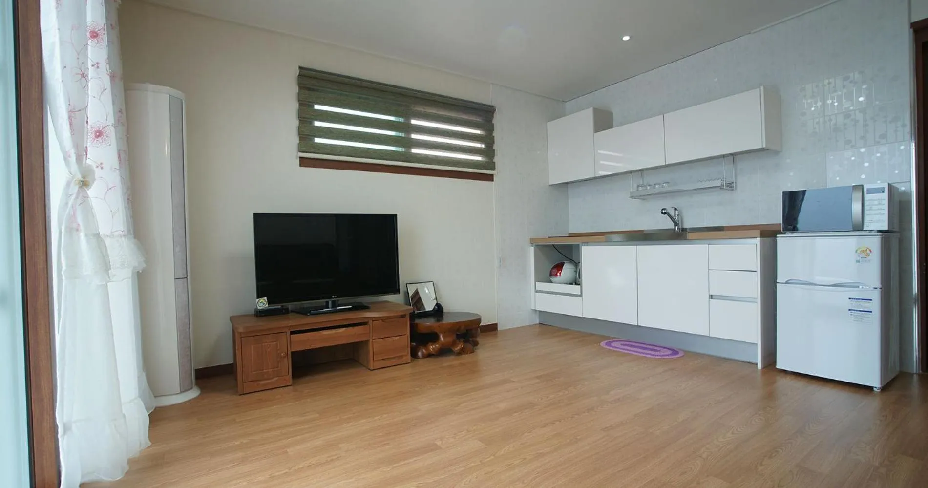 Decorative detail, TV/Entertainment Center in Oasis Pension