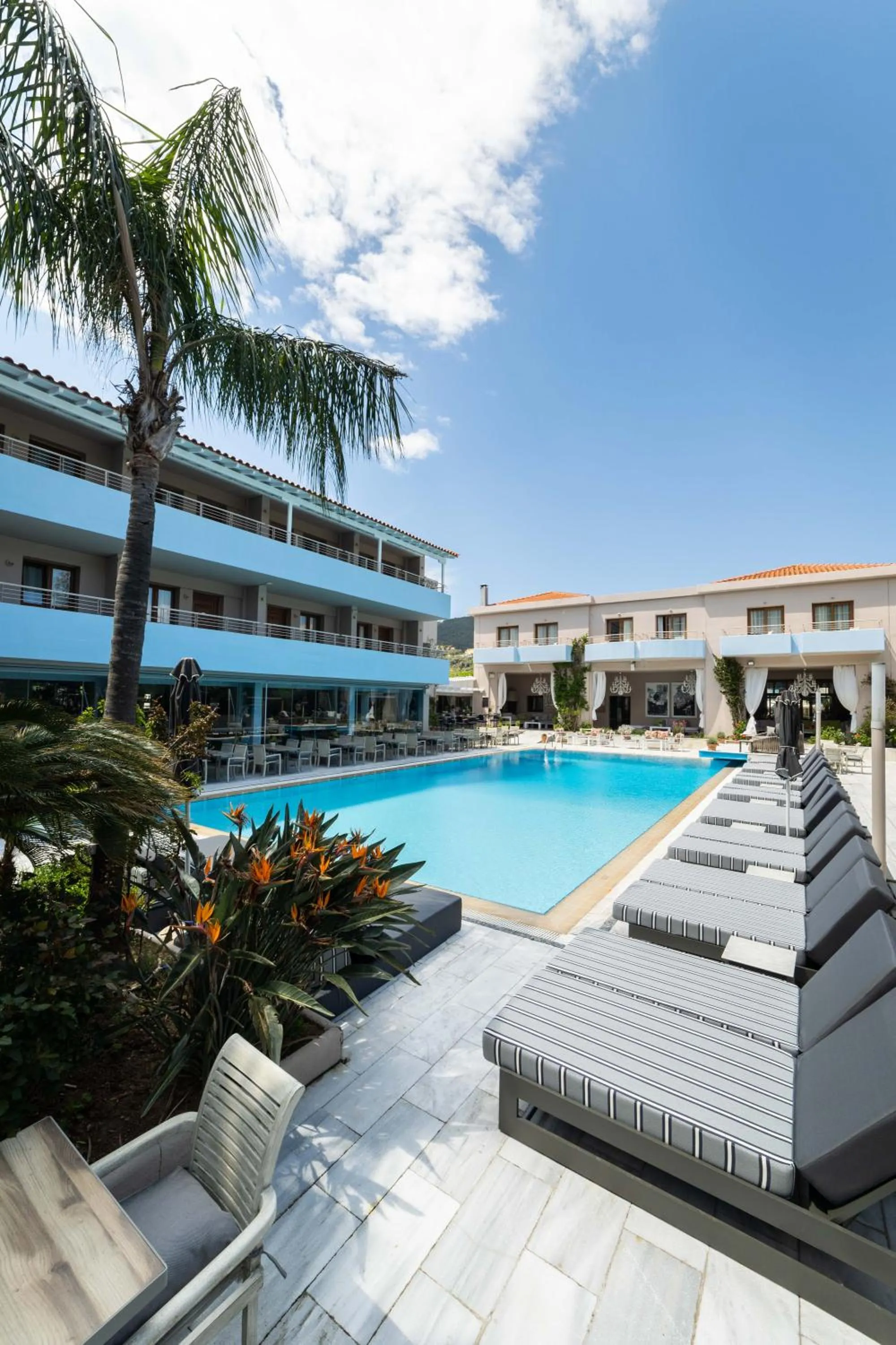 Swimming pool in La Piscine Art Hotel, Philian Hotels and Resorts
