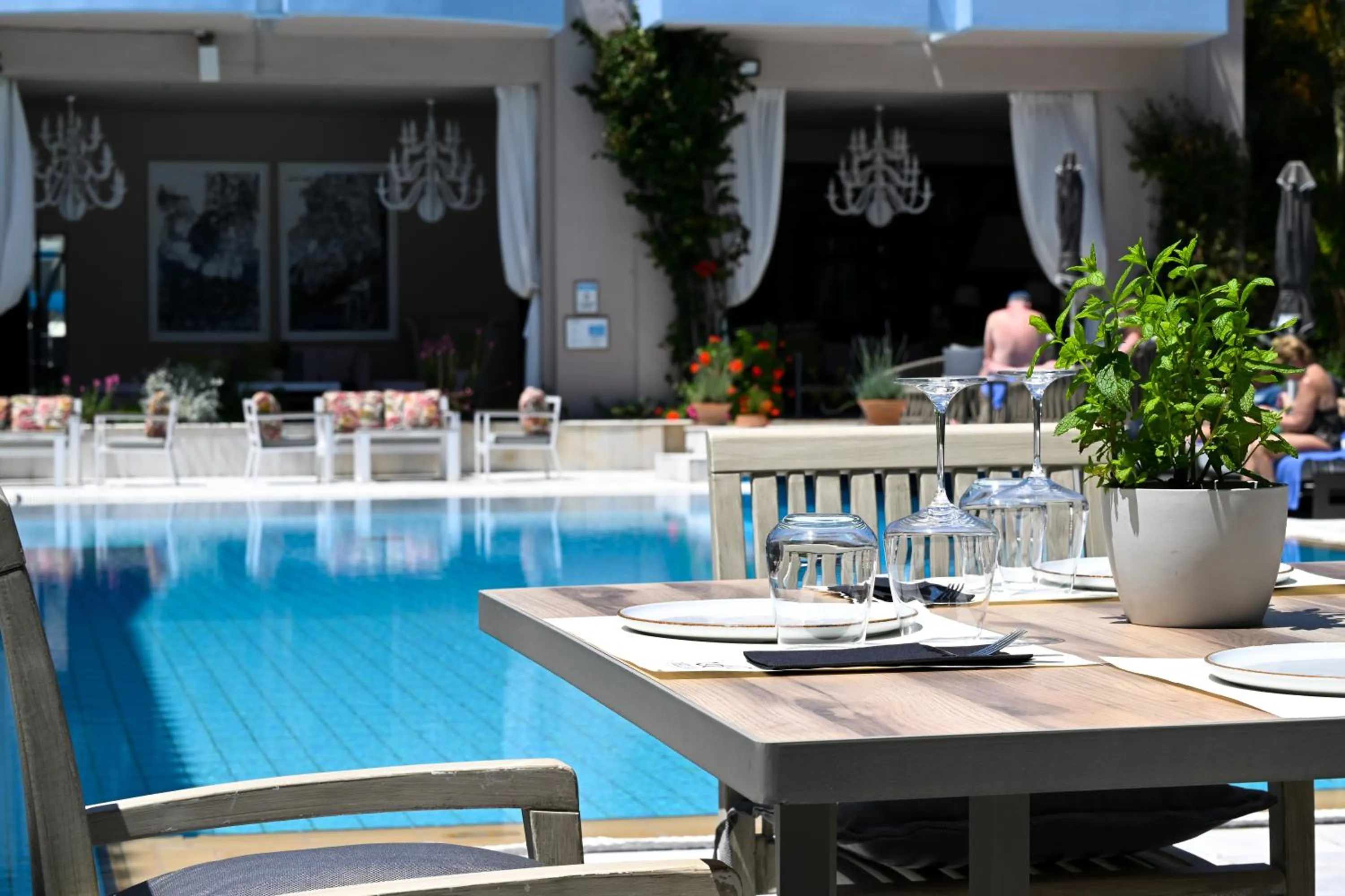 Restaurant/places to eat in La Piscine Art Hotel, Philian Hotels and Resorts