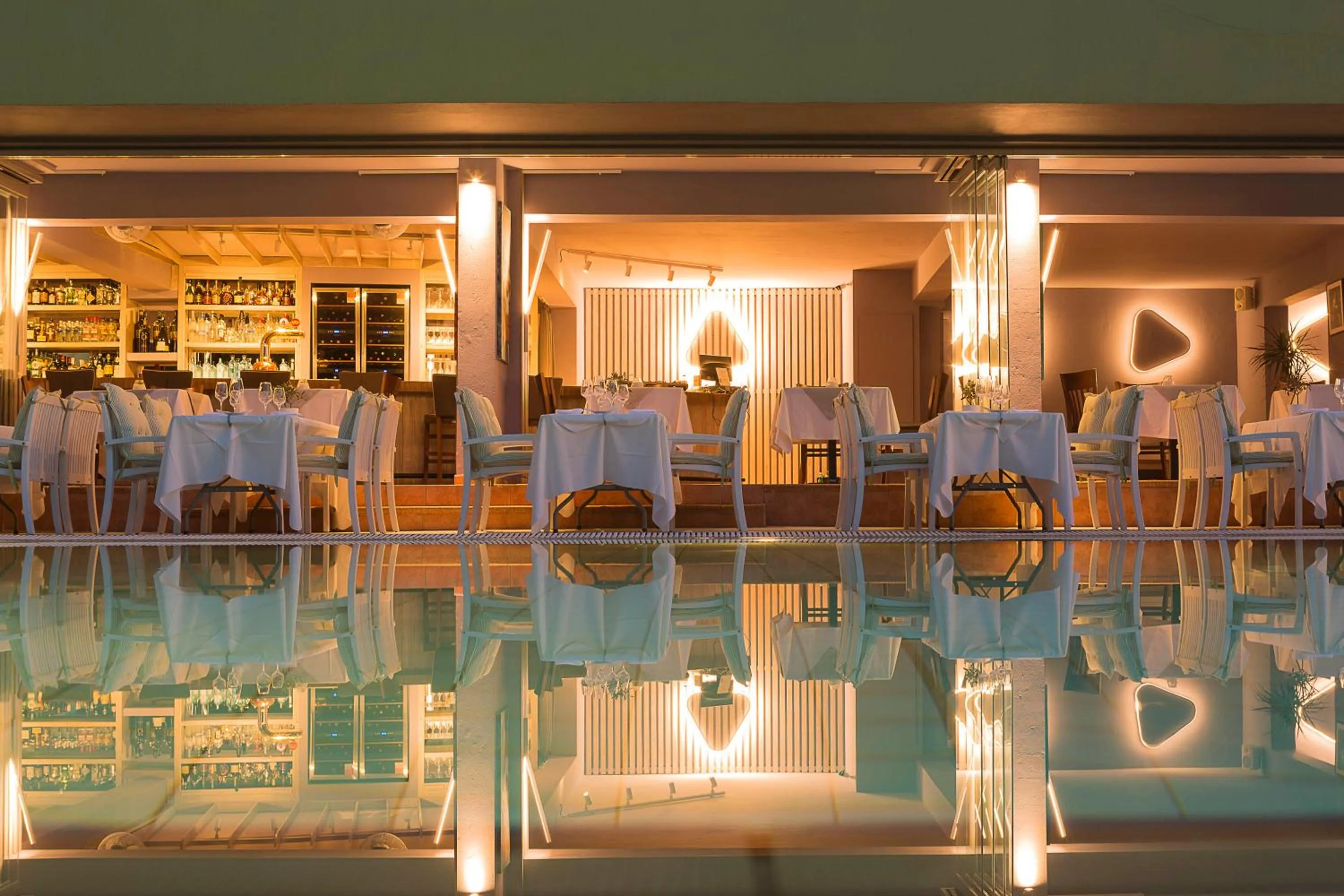 Restaurant/places to eat in La Piscine Art Hotel, Philian Hotels and Resorts