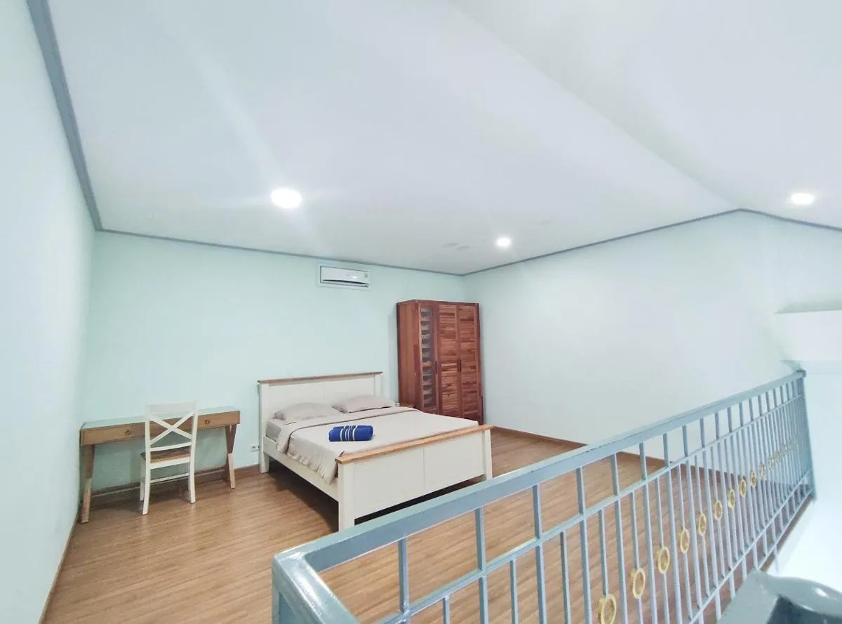 Bed in Urbanest Inn House TB Simatupang