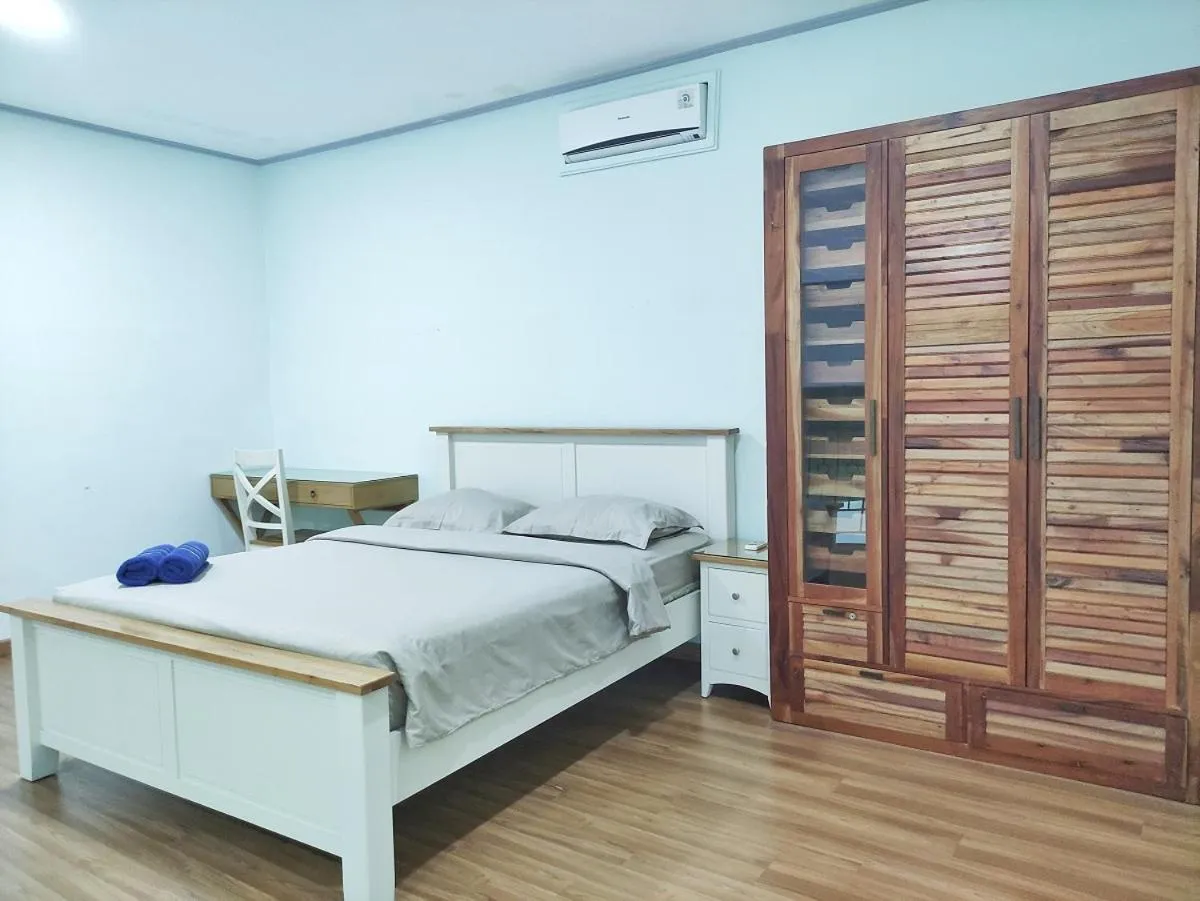 Bed in Urbanest Inn House TB Simatupang