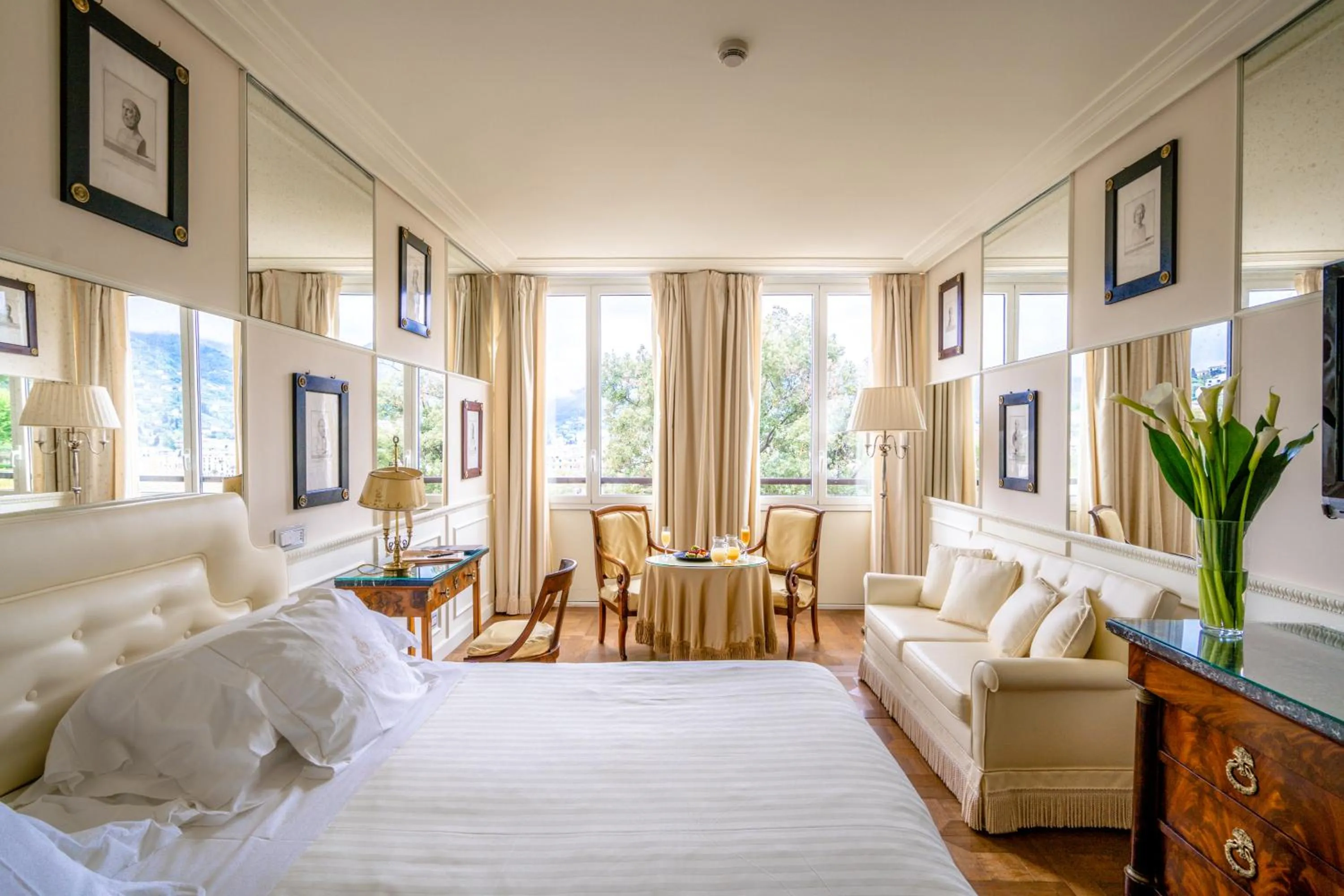 Photo of the whole room, Bed in Excelsior Palace Portofino Coast