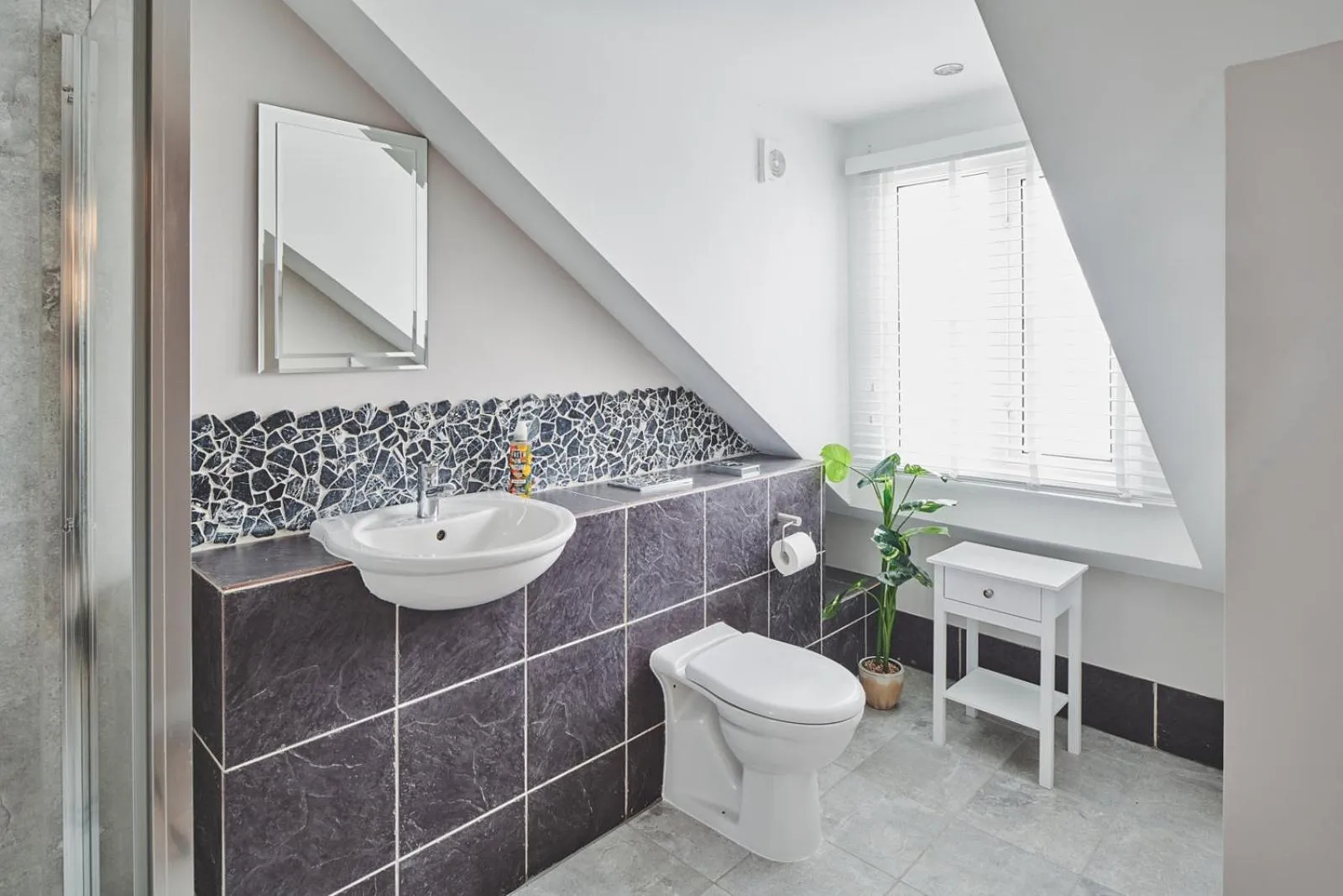 Bathroom in The Lansdowne Guest House