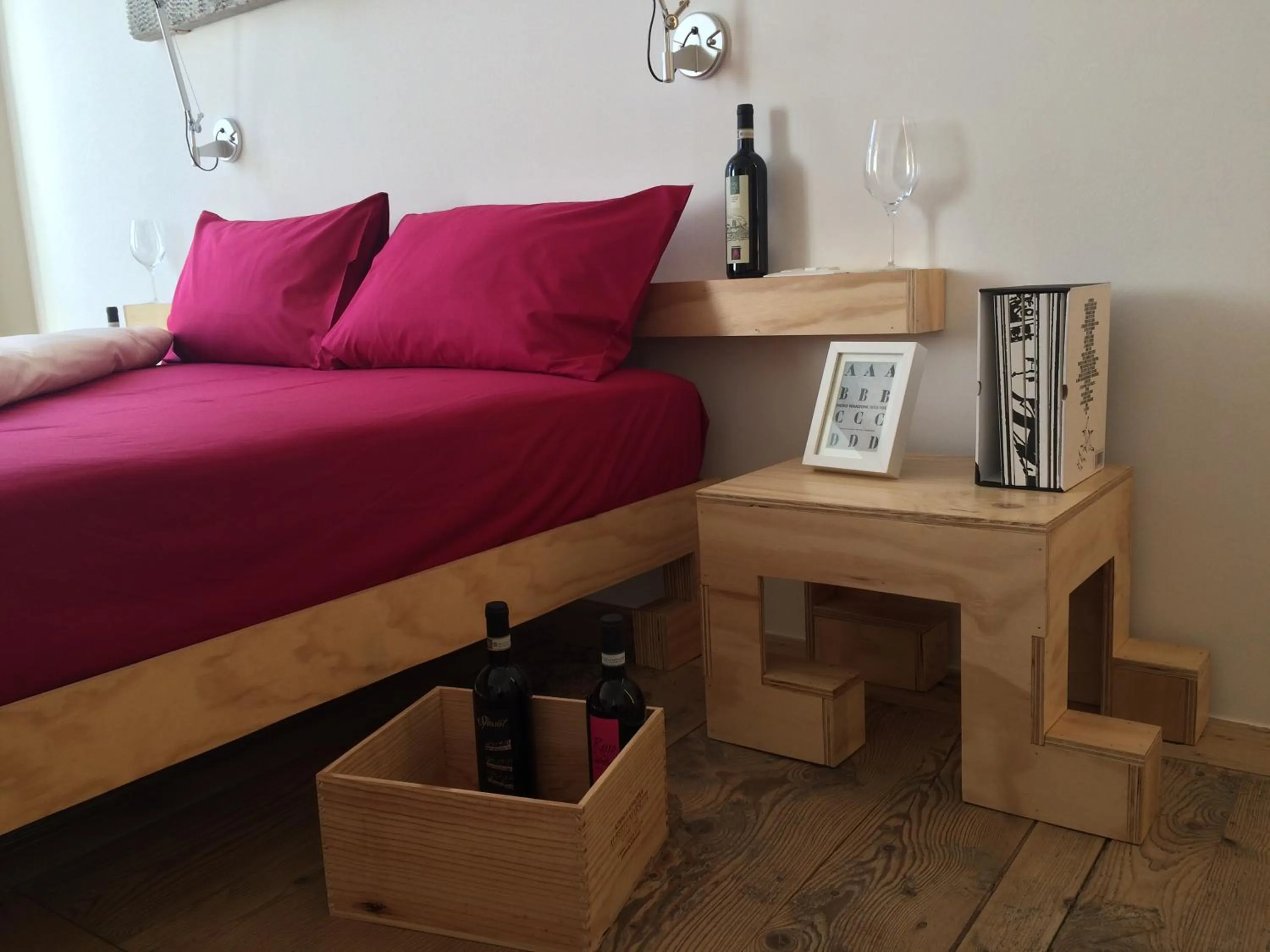 Photo of the whole room, Bed in winebnb