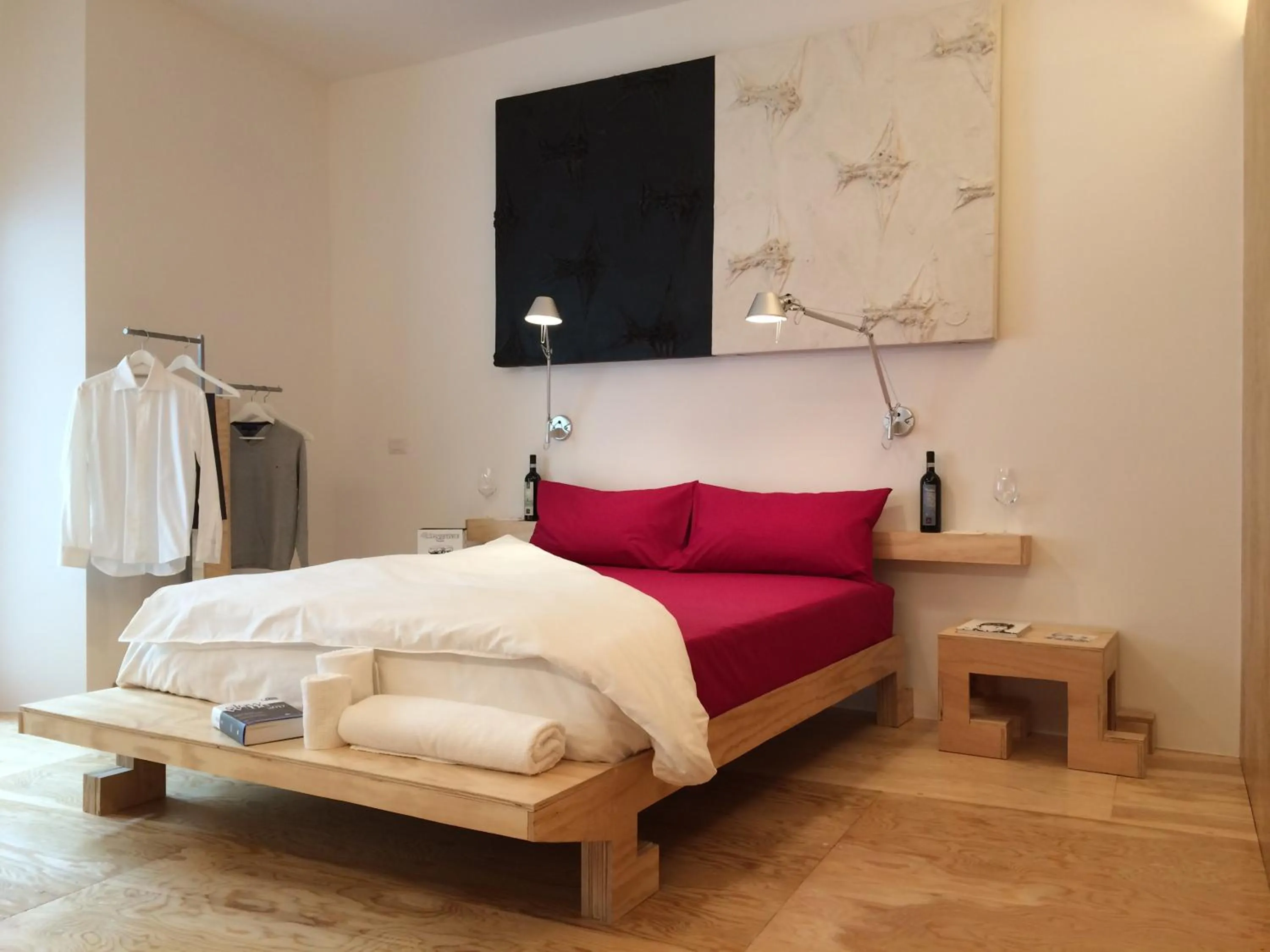 Photo of the whole room, Bed in winebnb