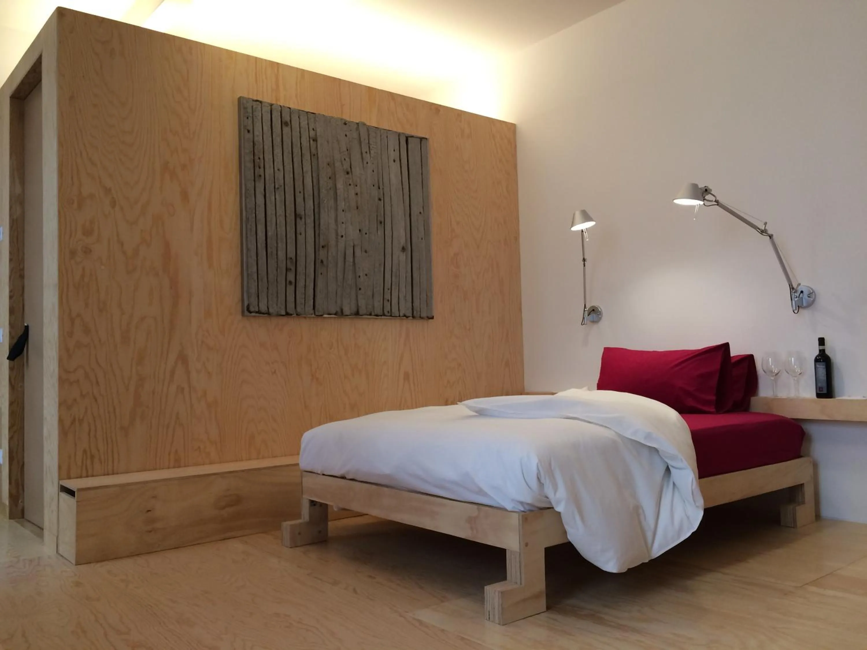 Photo of the whole room, Bed in winebnb