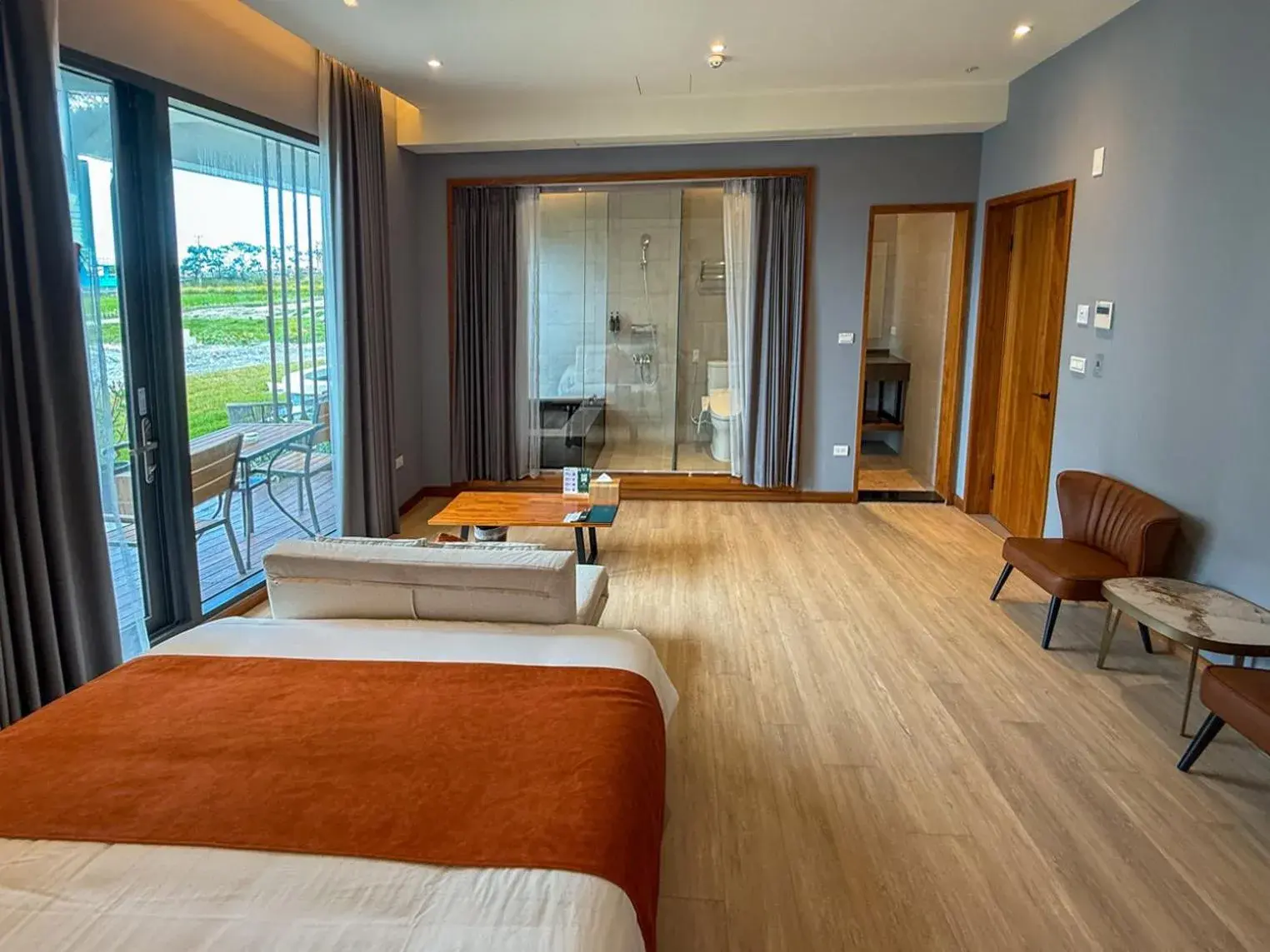 Building H - King Room with Garden View in Villa LOHERB Building H - King Room with Garden View in Villa LOHERB