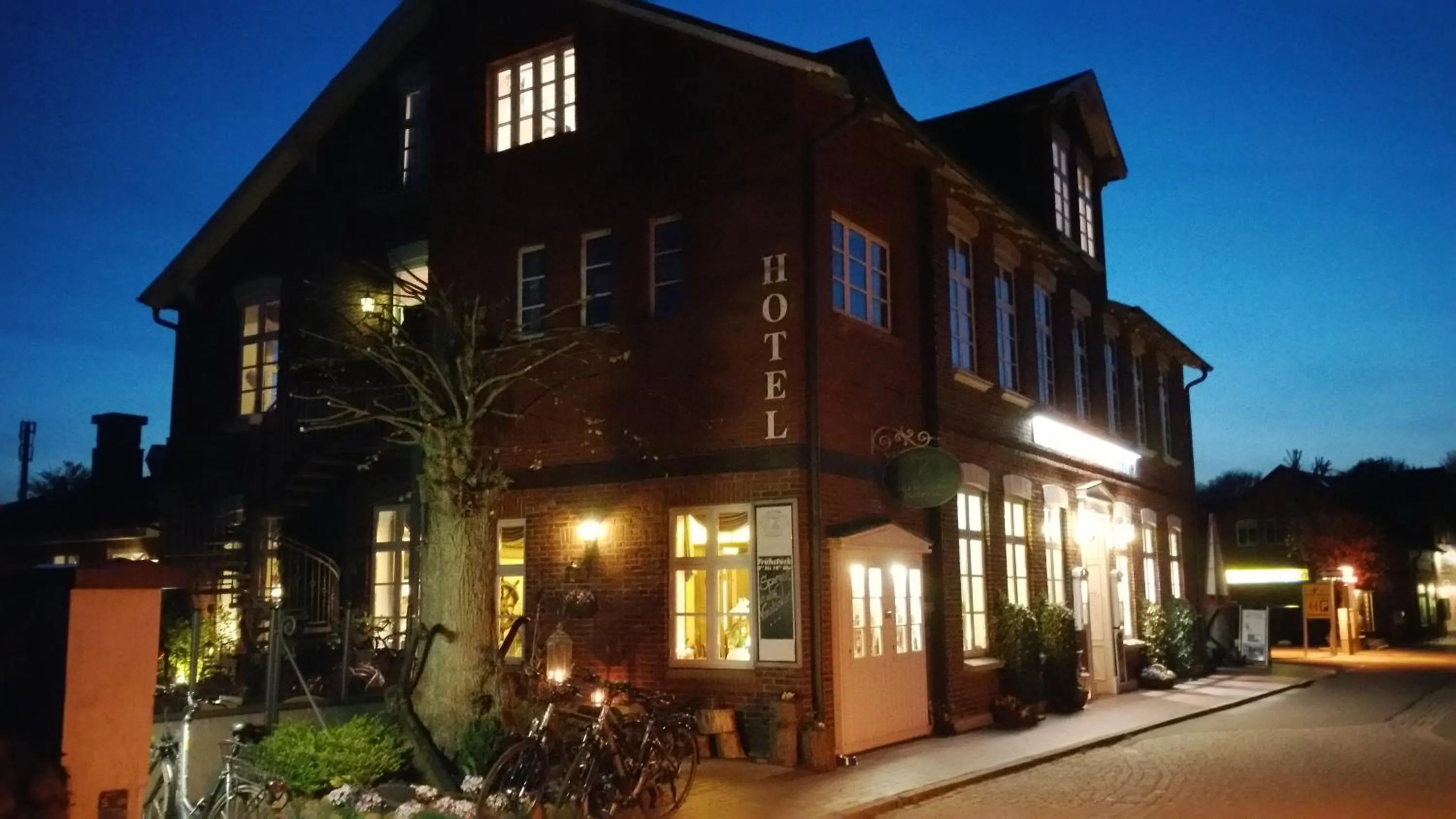 Facade/entrance in Hotel Restaurant Friedrichs