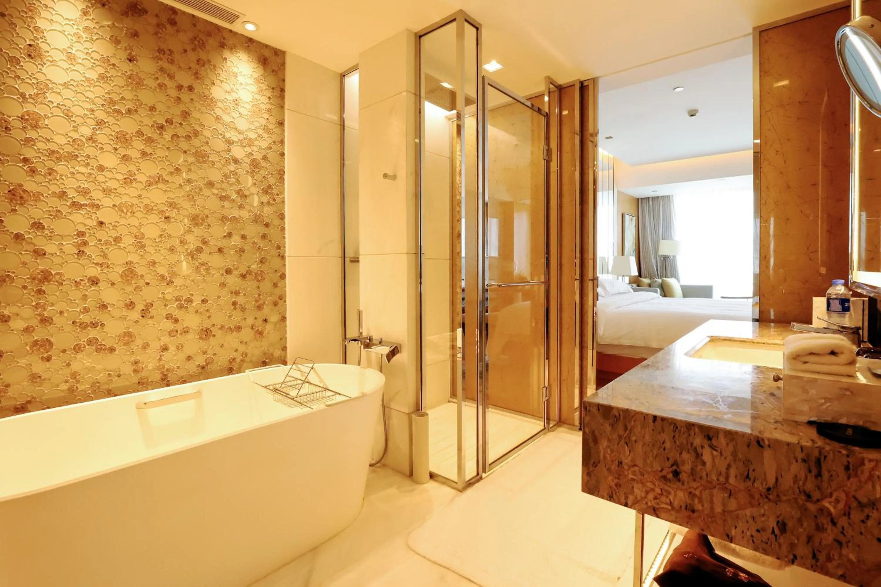 Bath, Bed in Pan Pacific Beijing