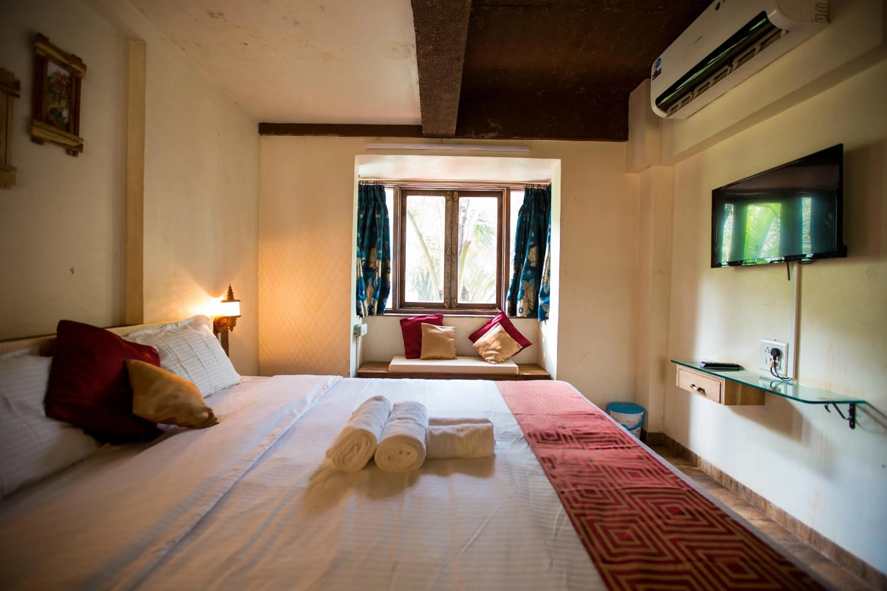 Photo of the whole room, Bed in Kaular Atithis Grand Kokan Resort