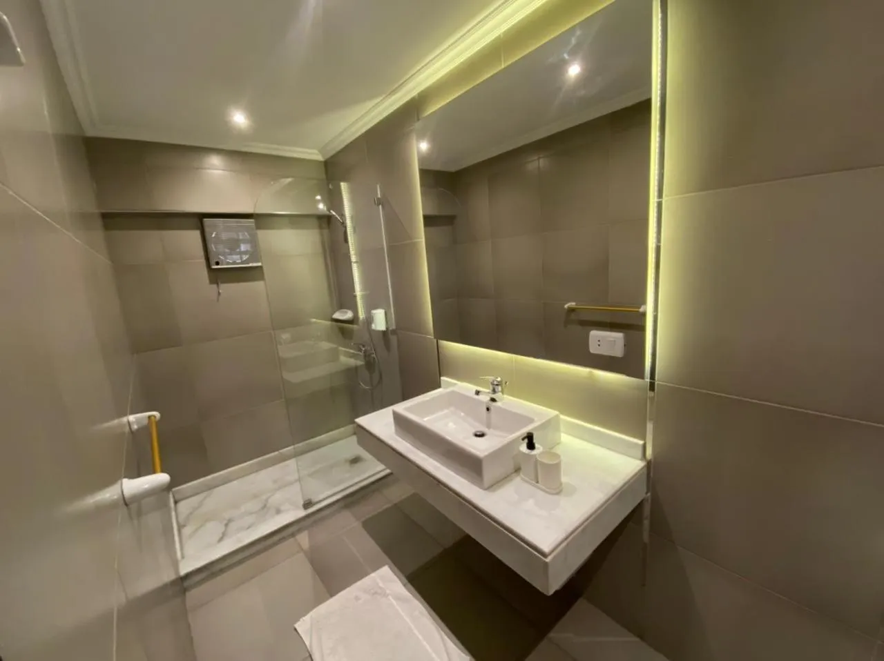 Bath in Nakhil Inn Residence